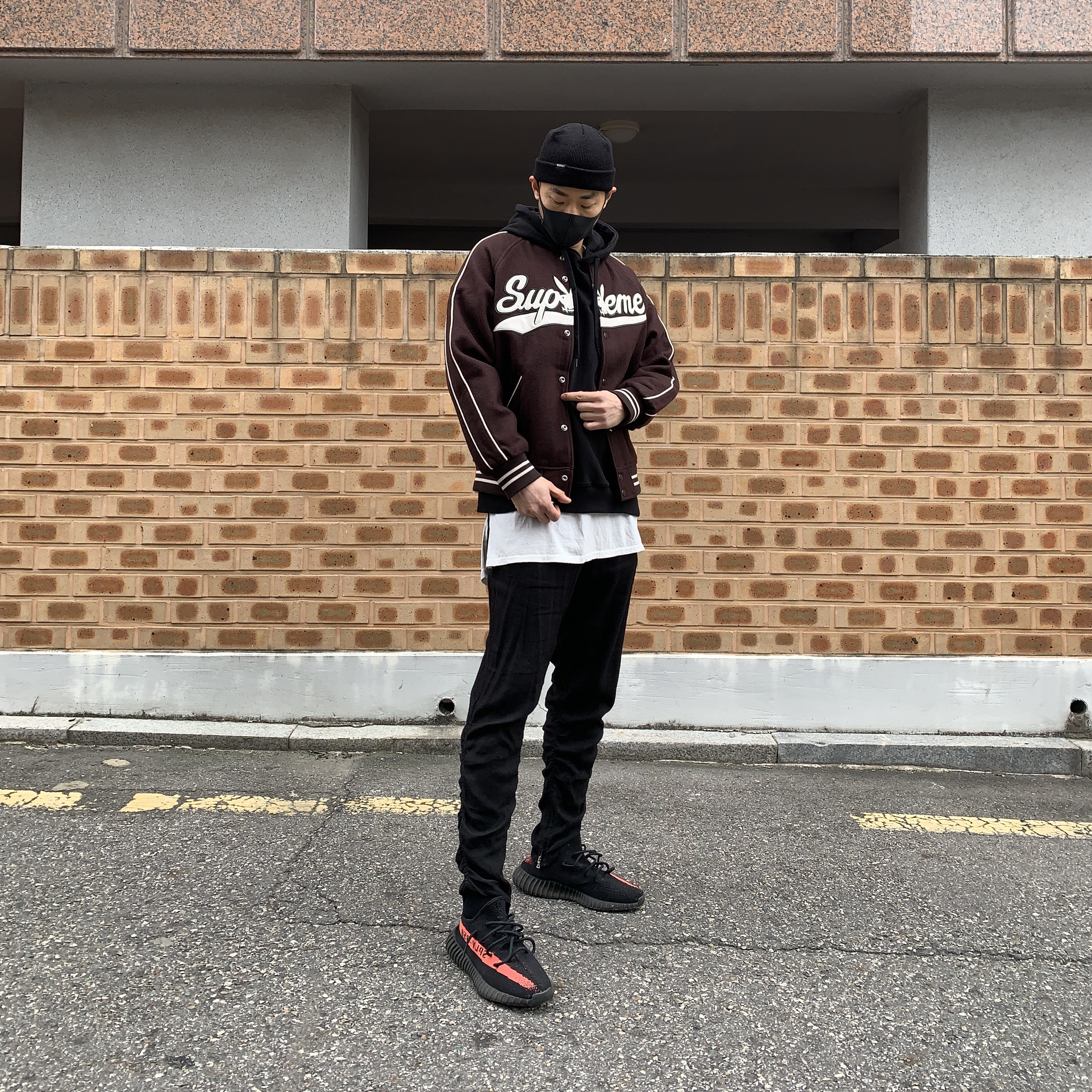 Adidas Yeezy Boost 350 V2 Core Black Red 2016 착용 스타일
