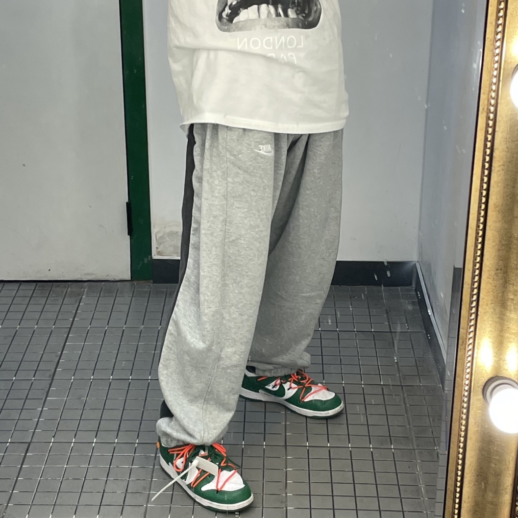 Nike x Off-White Dunk Low Pine Green, Stussy x Rick Owens 40 WT T-Shirt 착용 스타일