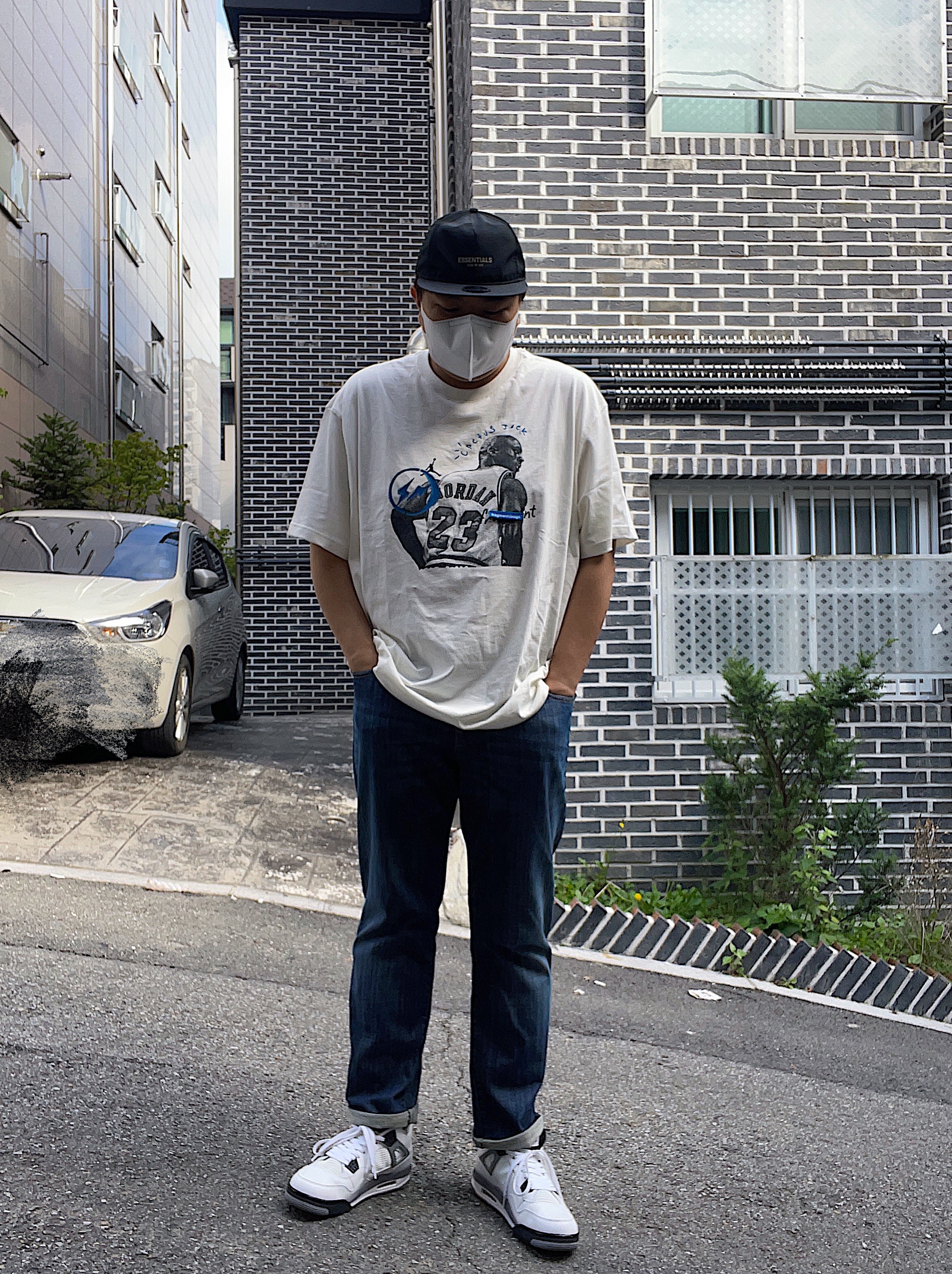 Jordan x Travis Scott x Fragment T-Shirt Sail (DJ0619-133), Jordan 4 Retro White Cement 2012 착용 스타일