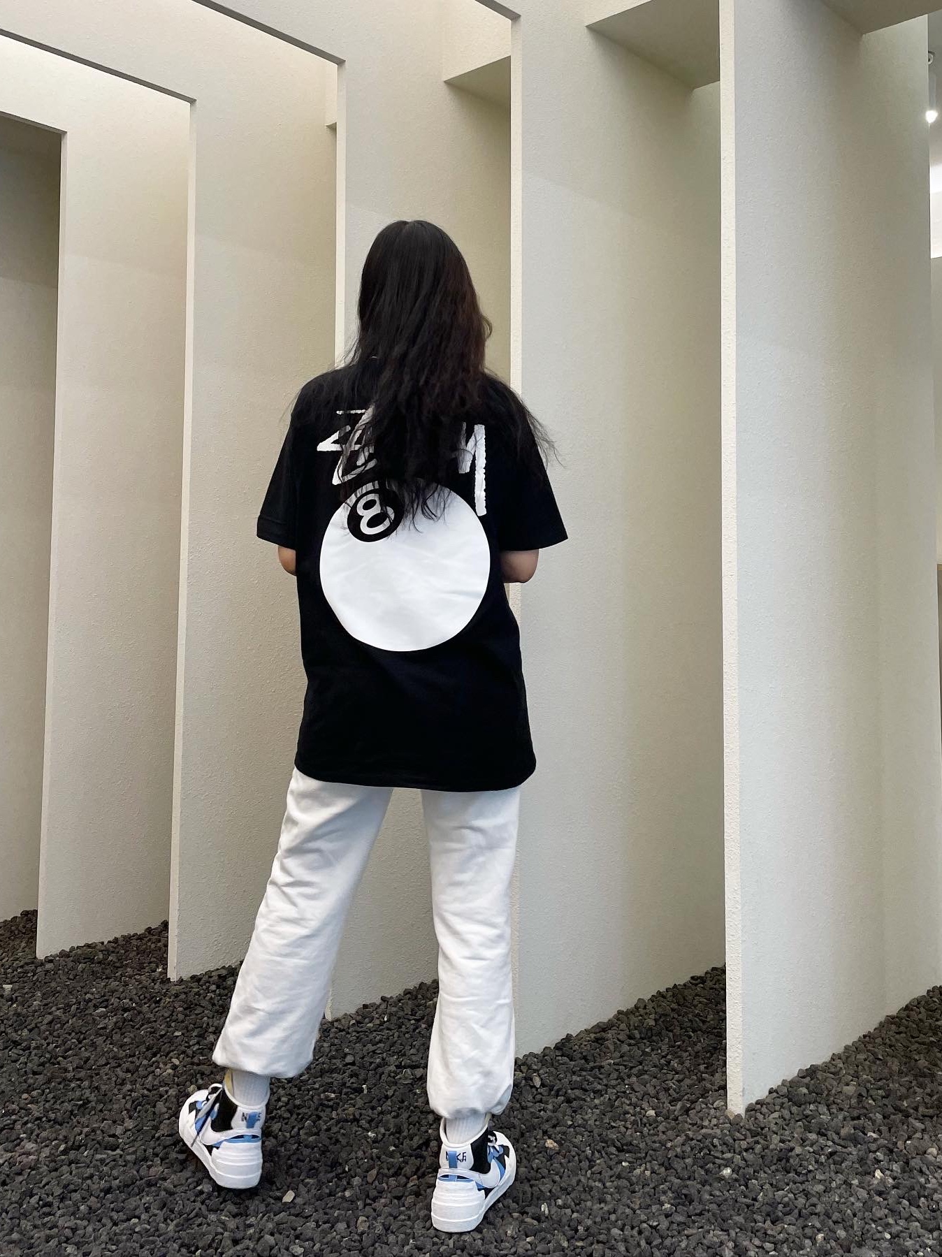 Nike x Sacai Blazer Mid White Black Legend Blue, Stussy 8 Ball T-Shirt Black - 21SS 착용 스타일 - 2