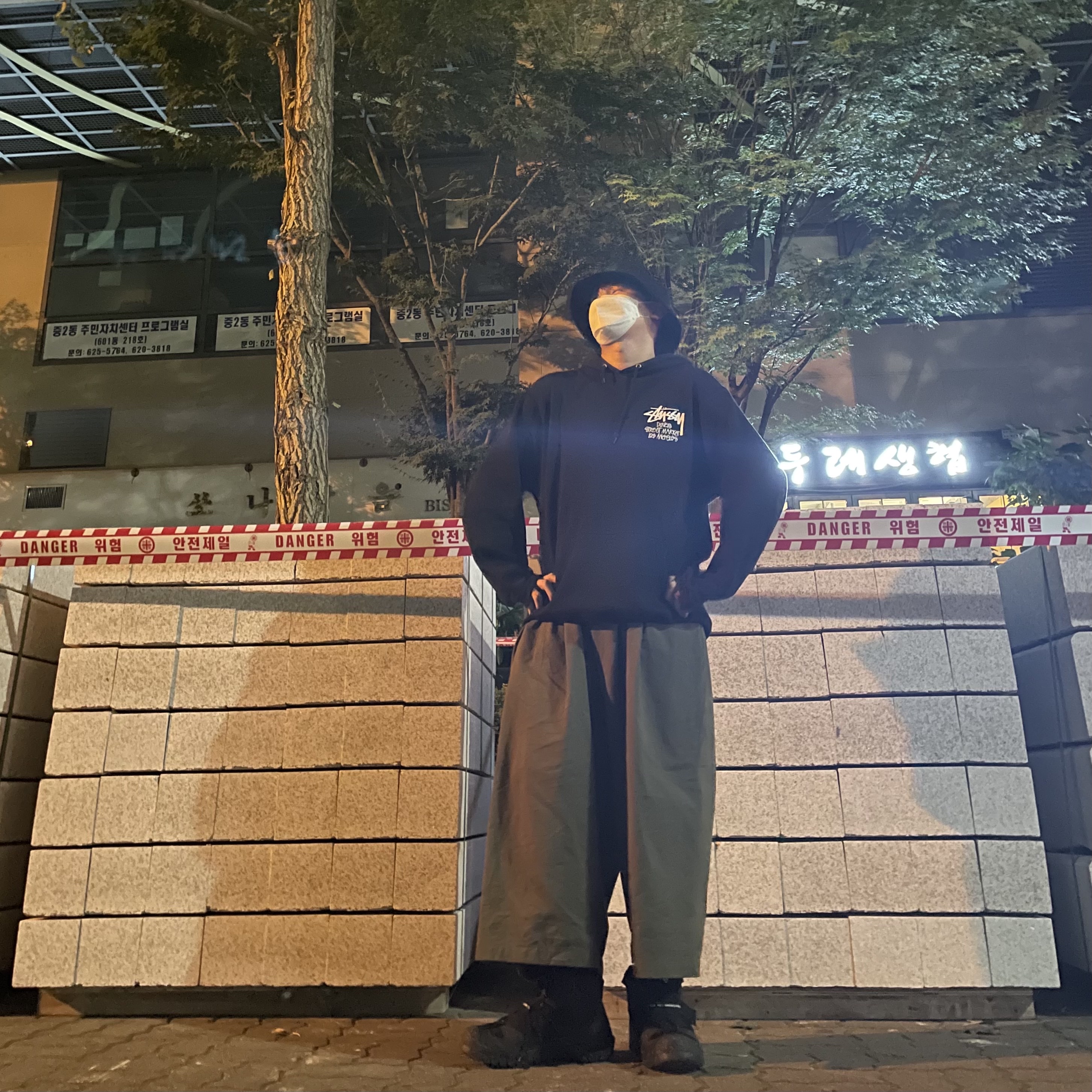 Nike x Undercover SFB Mountain Black, Stussy Stock DSM Los Angeles Hoodie Black 2021 착용 스타일