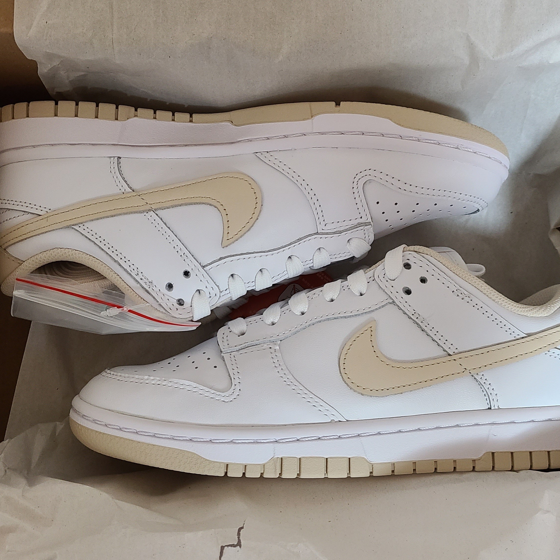 (W) Nike Dunk Low Pearl White 착용 스타일