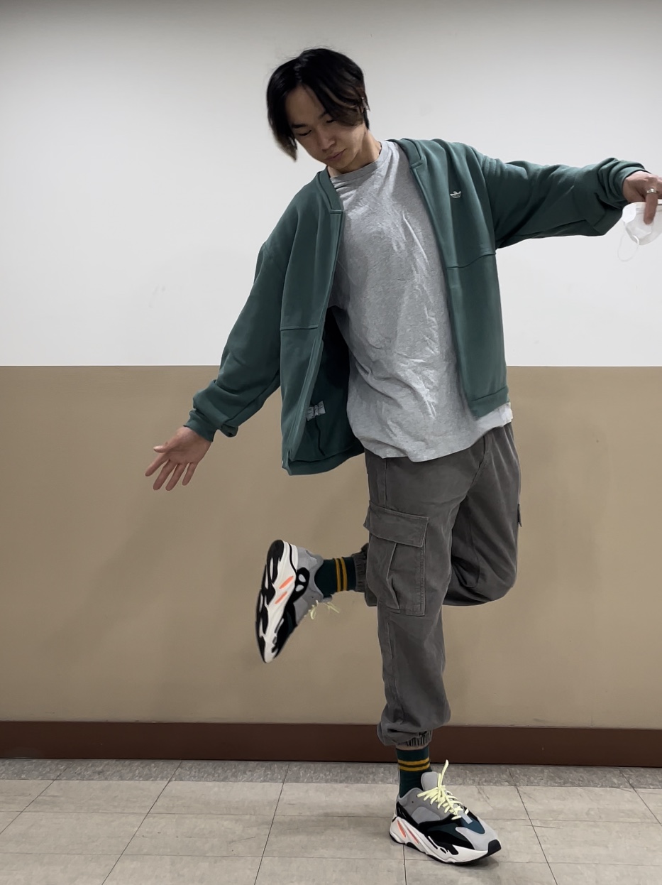 Adidas Yeezy Boost 700 Wave Runner Solid Grey 2017/2019 착용 스타일
