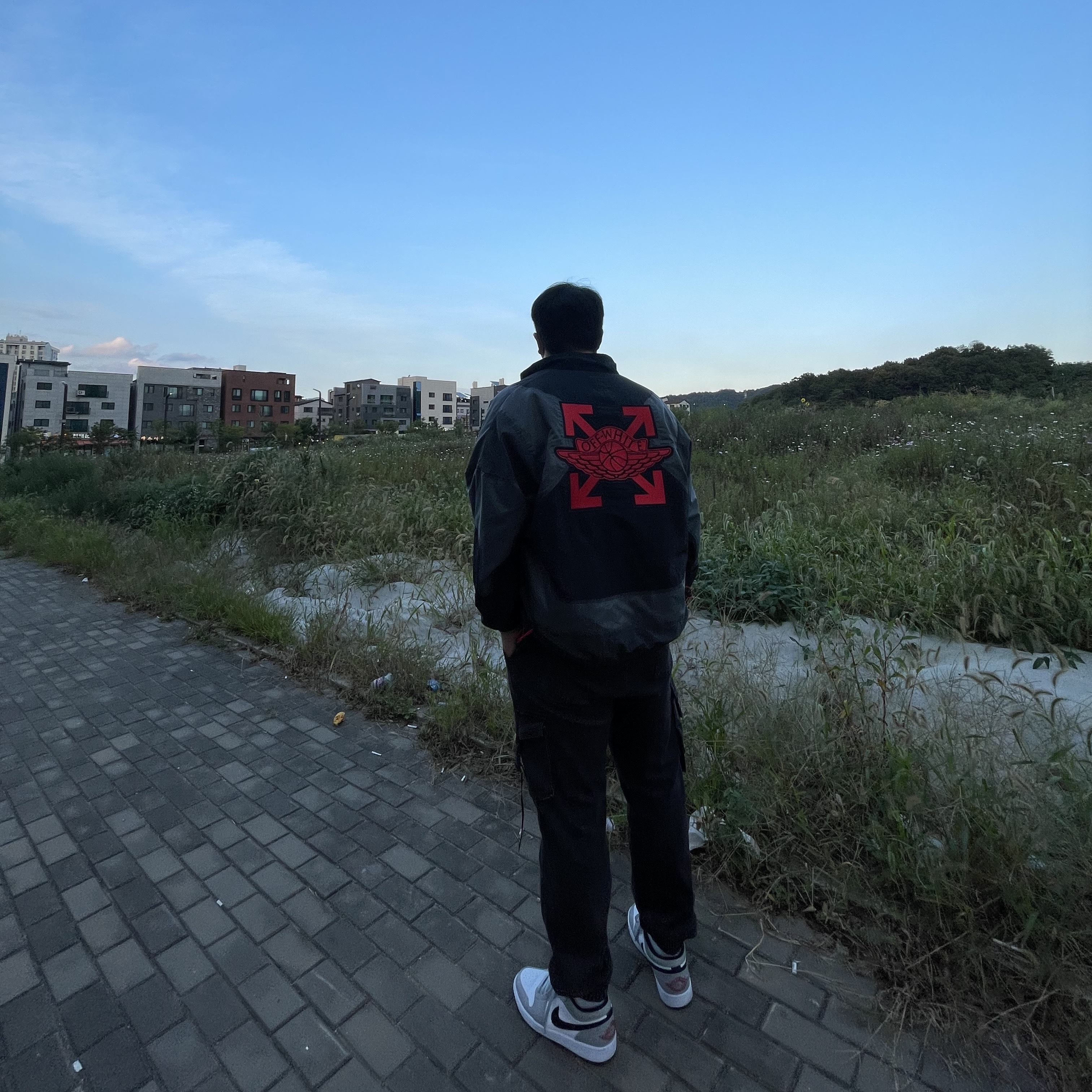 Jordan x Off-White Woven Jacket Black - US/EU, Jordan 1 Low Light Smoke Grey 착용 스타일