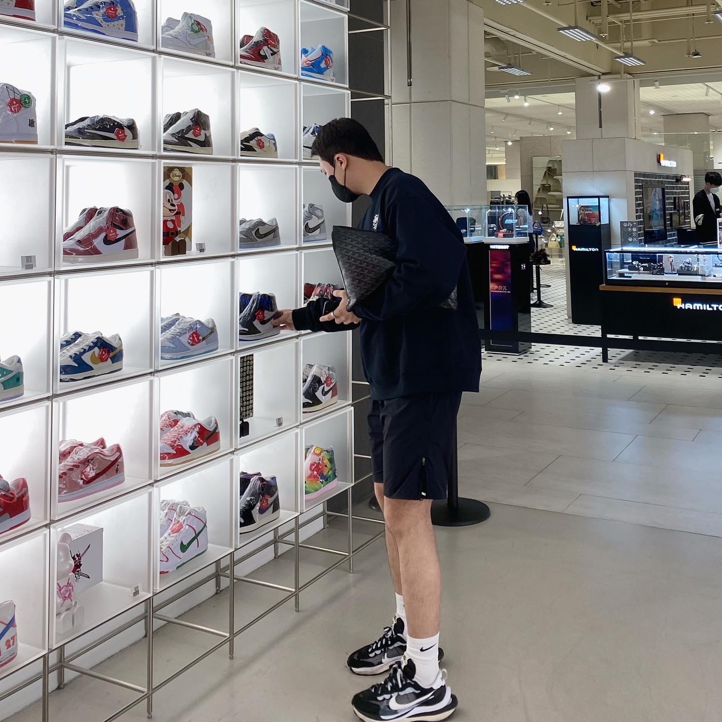 Nike x Sacai VaporWaffle Black White, Nike x Stussy NRG ZR Fleece Crewneck Black - US/EU 착용 스타일