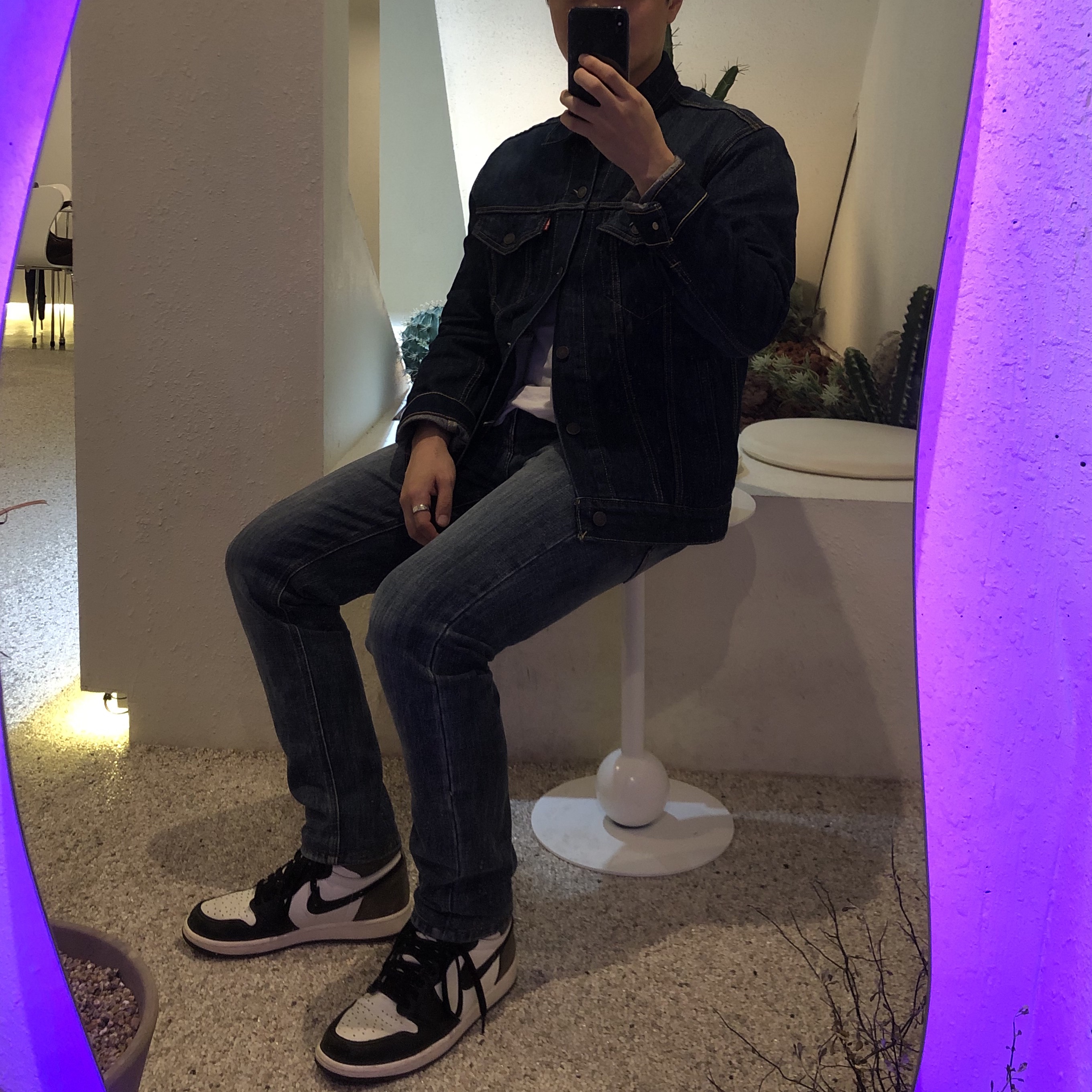 Jordan 1 Retro High OG Black Mocha 착용 스타일