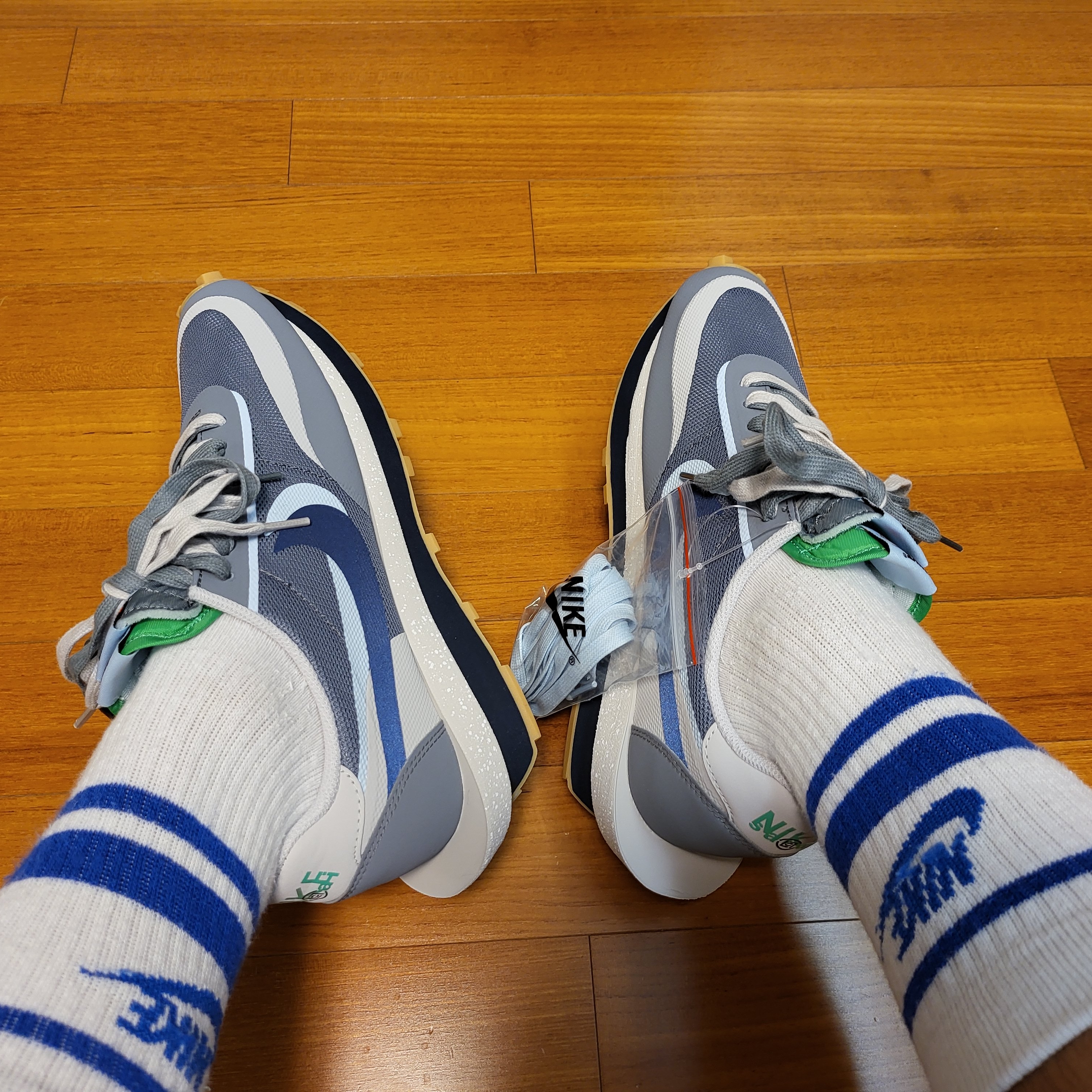 Nike x Sacai x Clot LDWaffle Cool Grey 착용 스타일 - 2