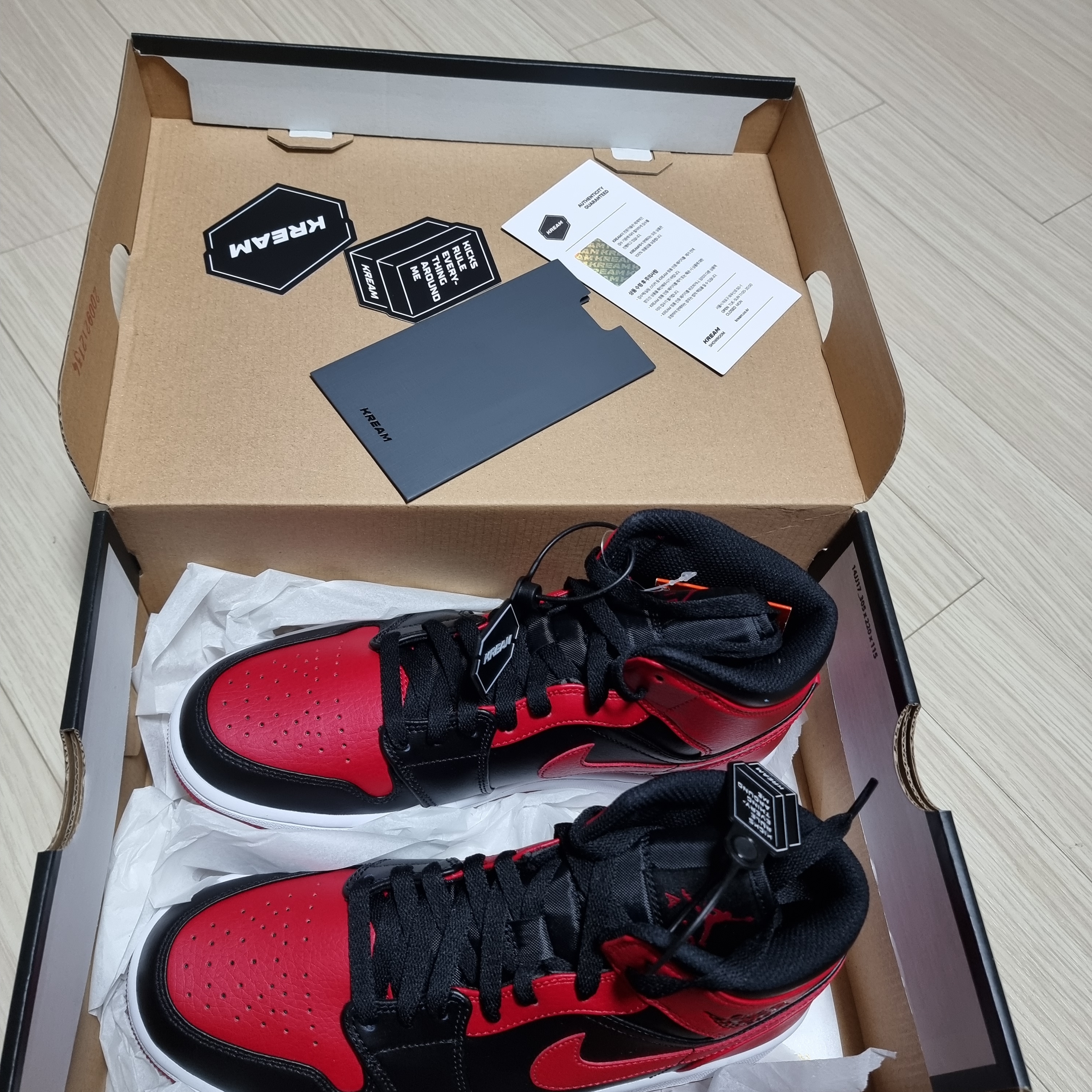 Jordan 1 Mid Bred Banned 2020 착용 스타일 - 3