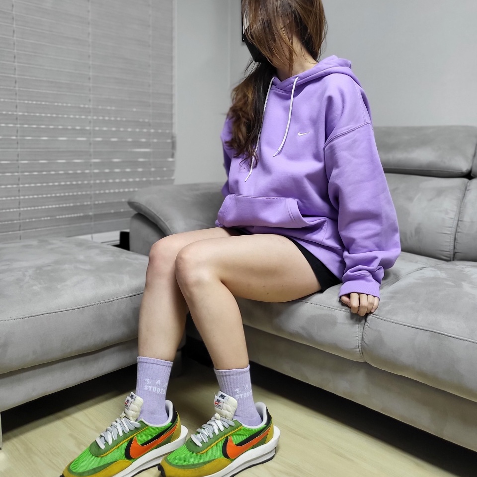 Nike x Sacai LDWaffle Green Multi, Nike NRG Solo Swoosh Fleece Hoodie Dark Grey Heather - US/EU 착용 스타일
