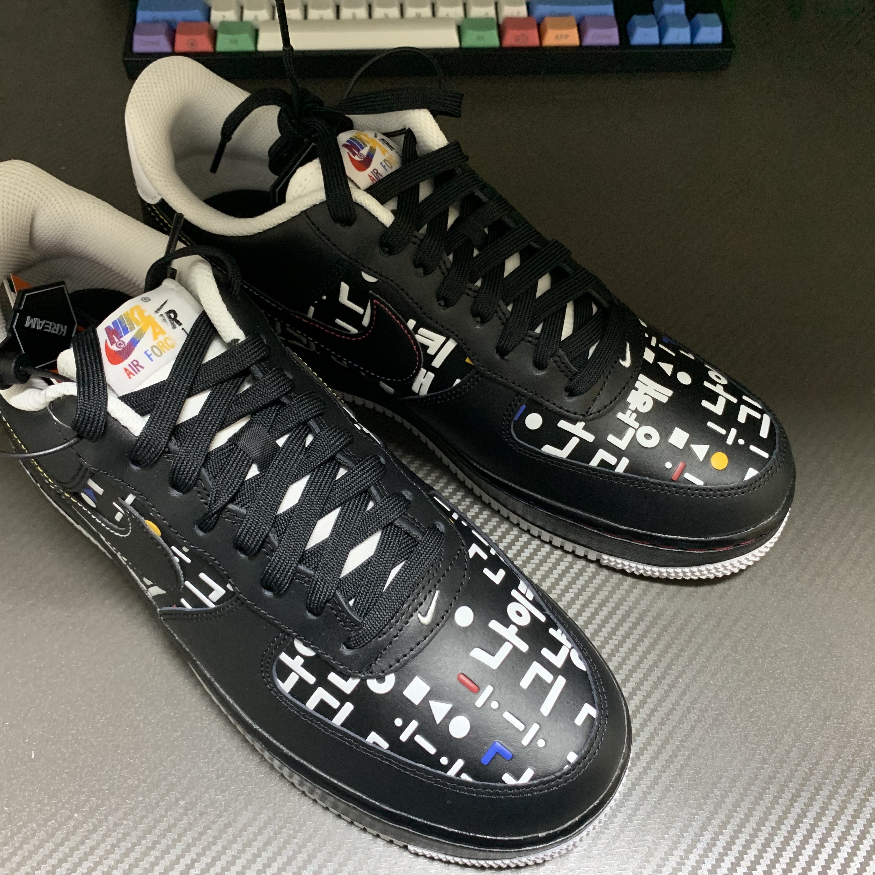 Nike Air Force 1 '07 LV8 Hangul Day 착용 스타일 - 2
