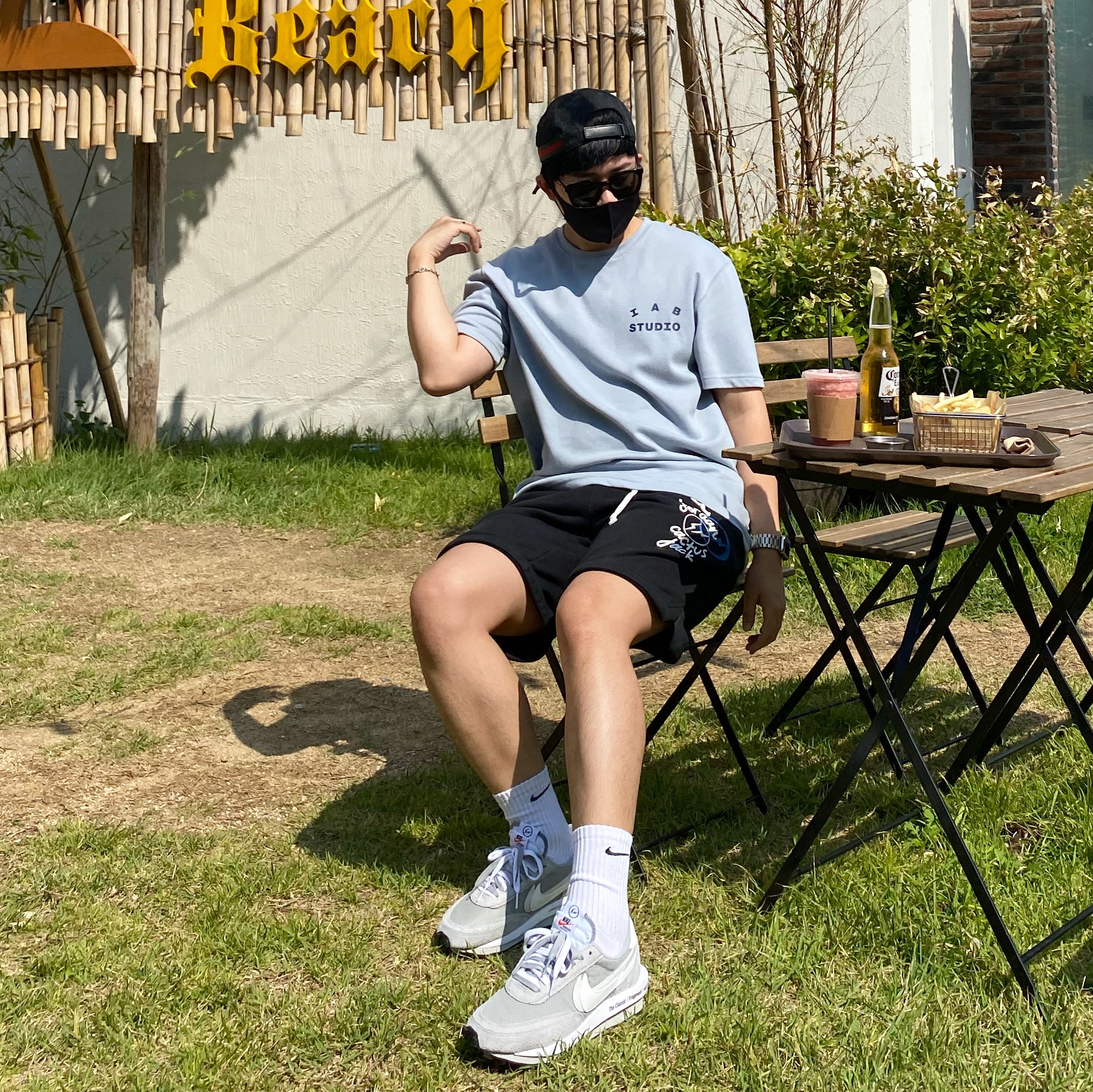 Nike x Sacai x Fragment LDWaffle Light Smoke Grey, Jordan x Travis Scott x Fragment Shorts Black (DJ0617-010) 착용 스타일