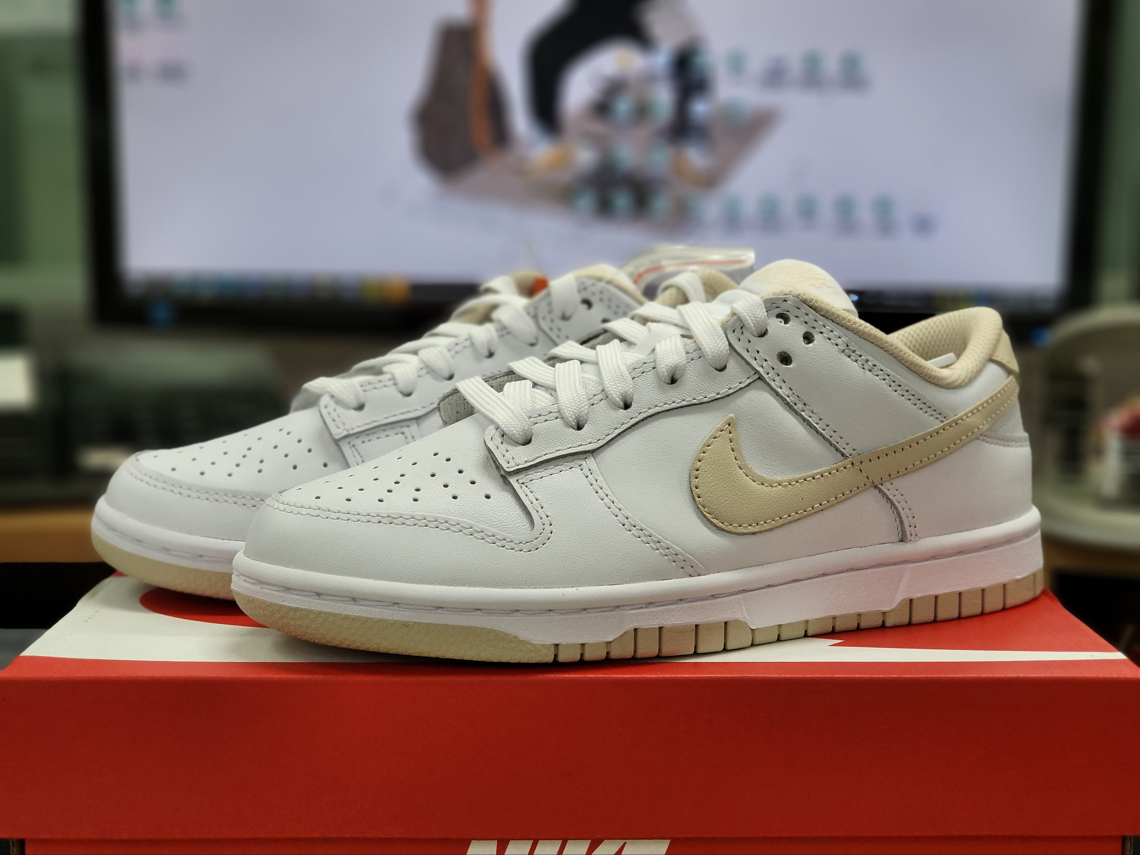 (W) Nike Dunk Low Pearl White 착용 스타일