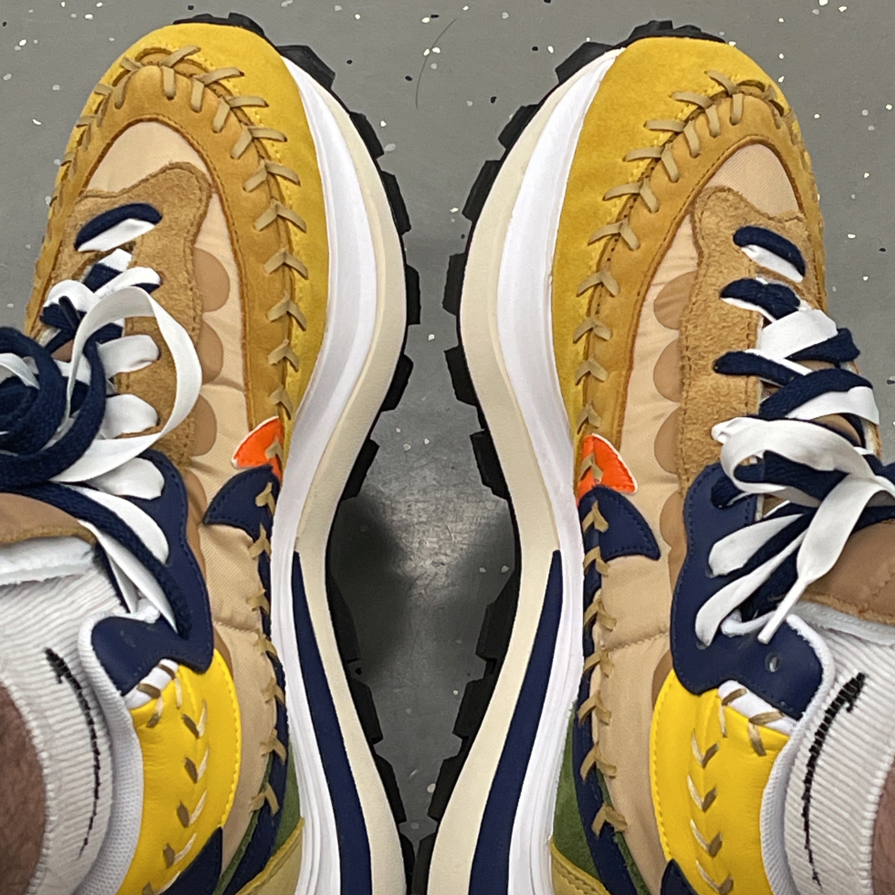 Nike x Sacai x Jean Paul Gaultier VaporWaffle Sesame Blue Void 착용 스타일