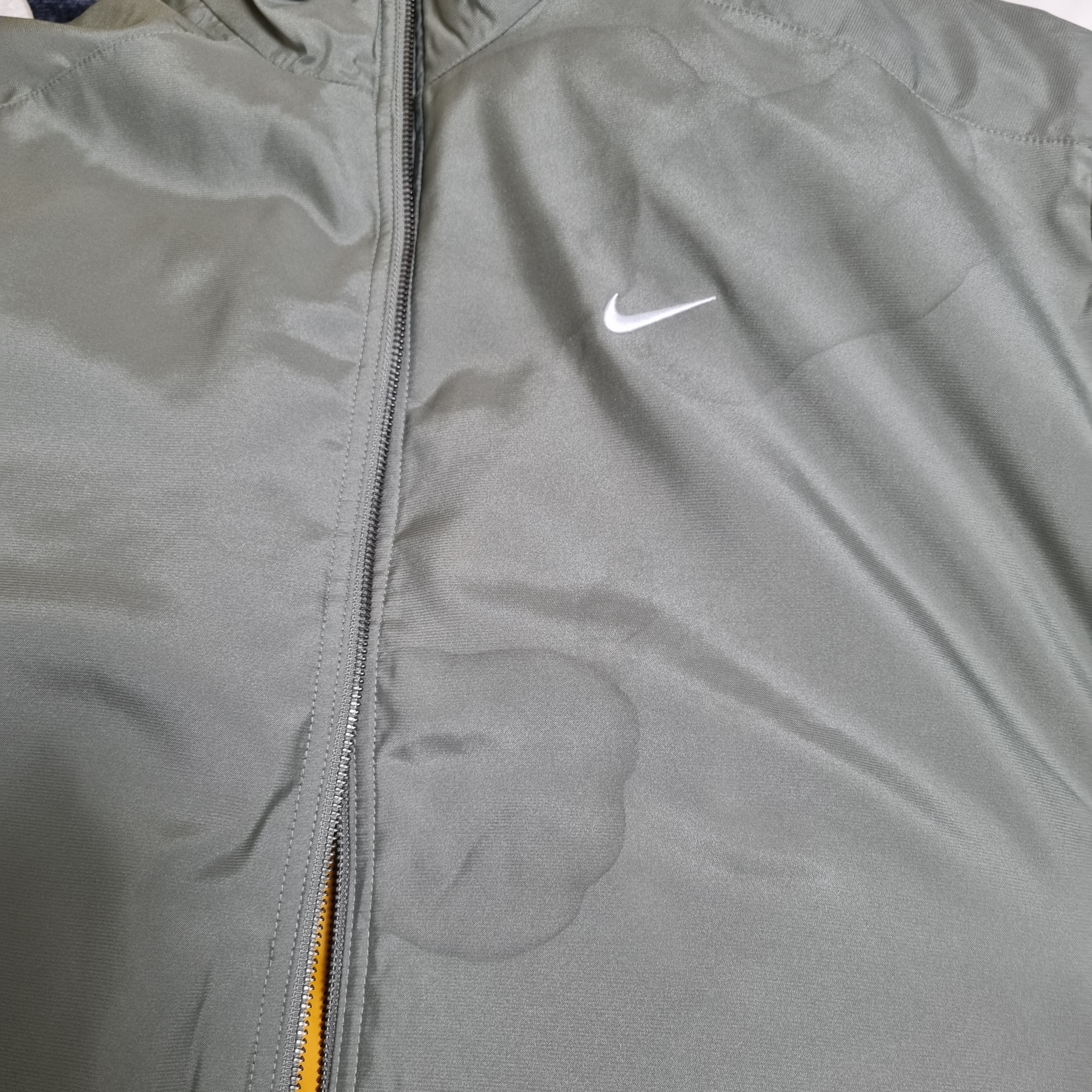Nike NRG Solo Swoosh Satin Bomber Jacket Light Army - Asia 착용 스타일