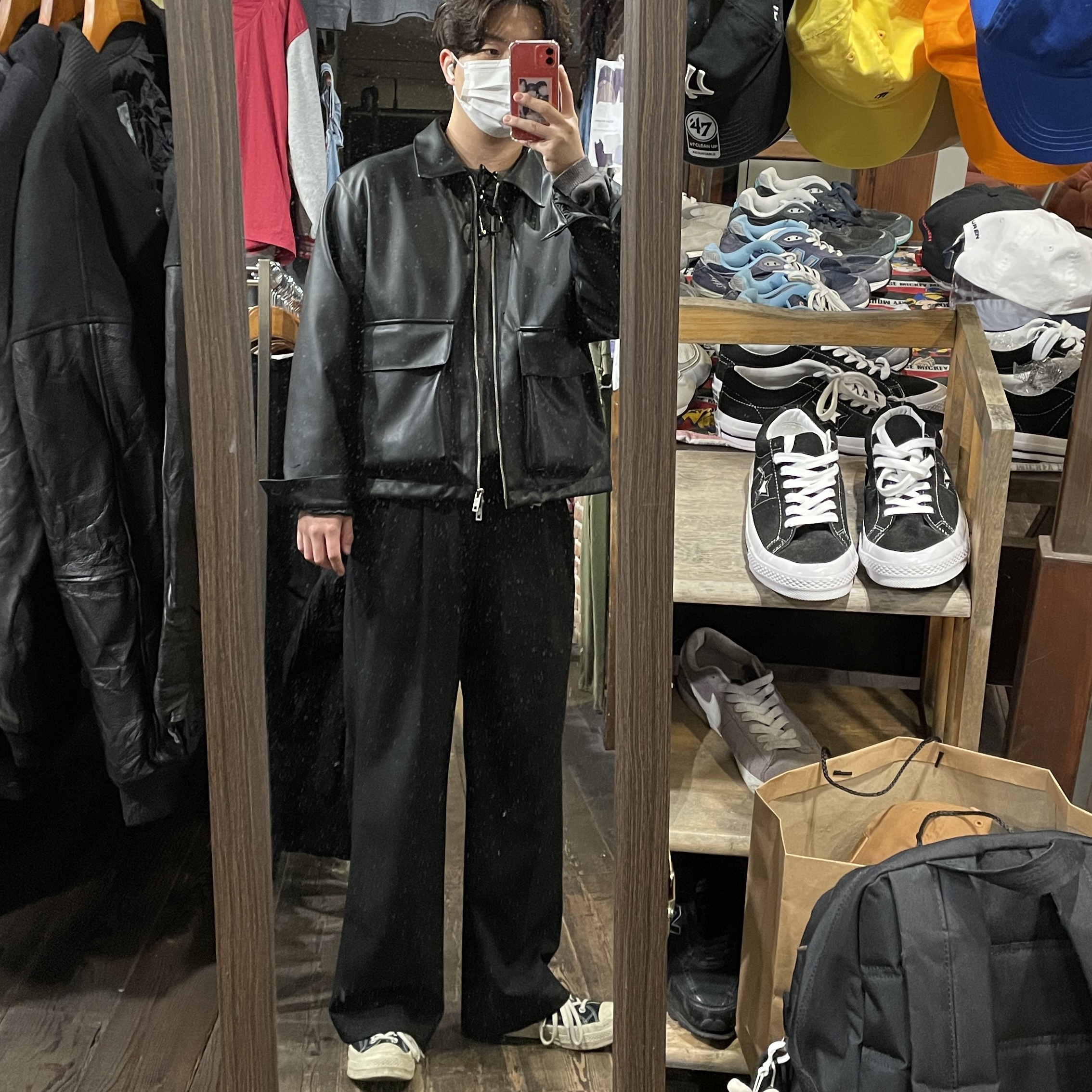 Converse x Play Comme des Garcons Chuck 70 Ox Black 착용 스타일 - 1