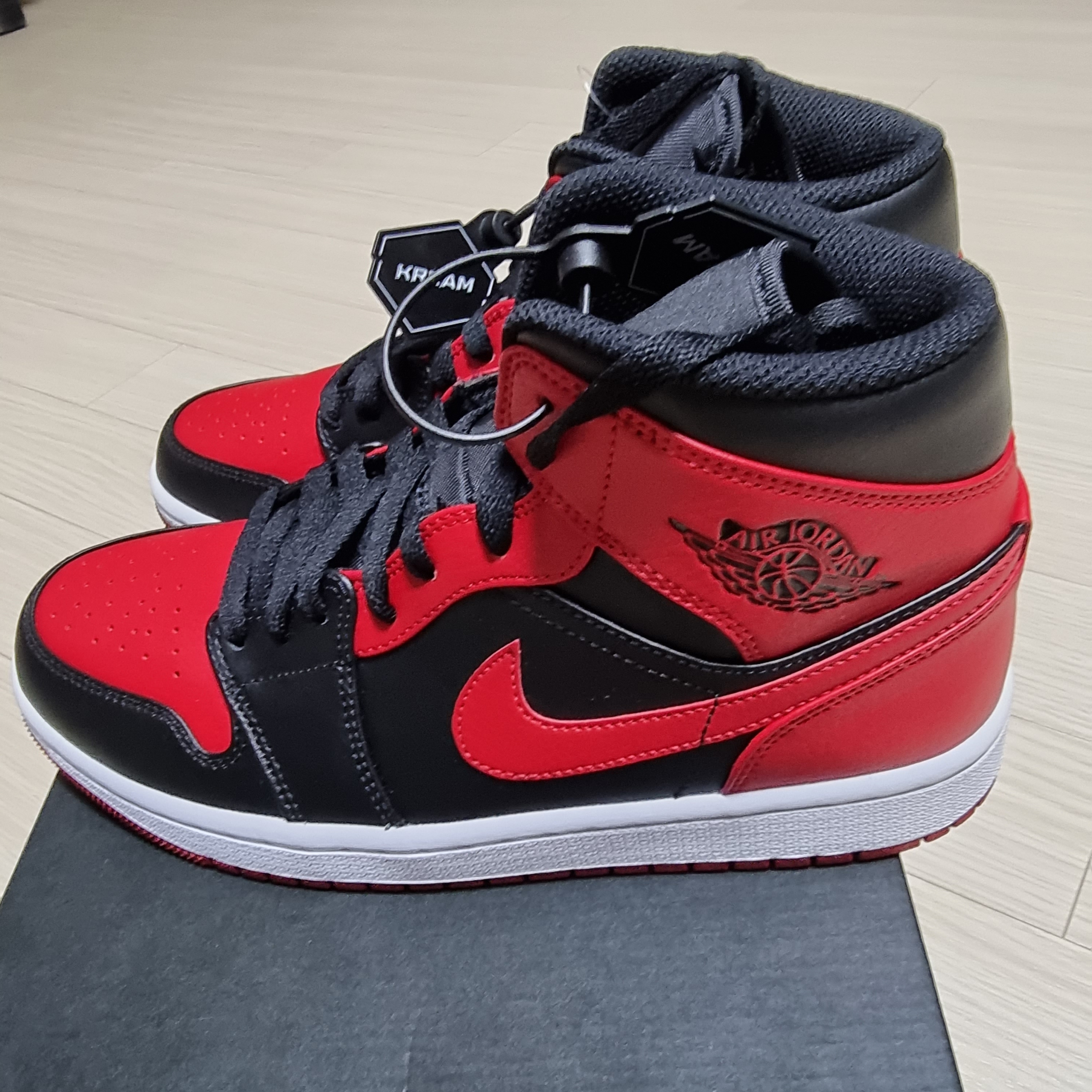 Jordan 1 Mid Bred Banned 2020 착용 스타일