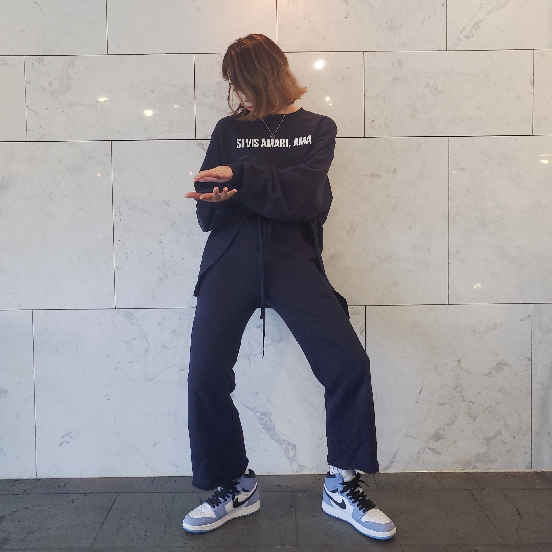 Jordan 1 Retro High OG University Blue 착용 스타일 - 2