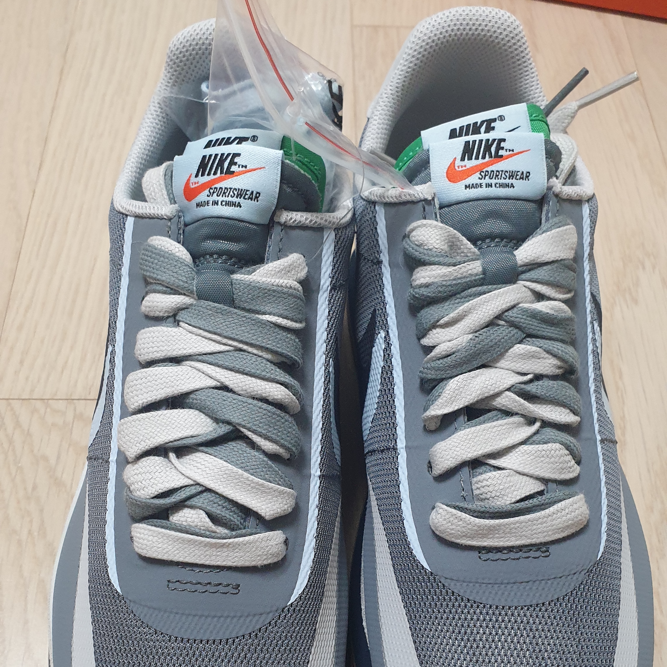 Nike x Sacai x Clot LDWaffle Cool Grey 착용 스타일 - 2