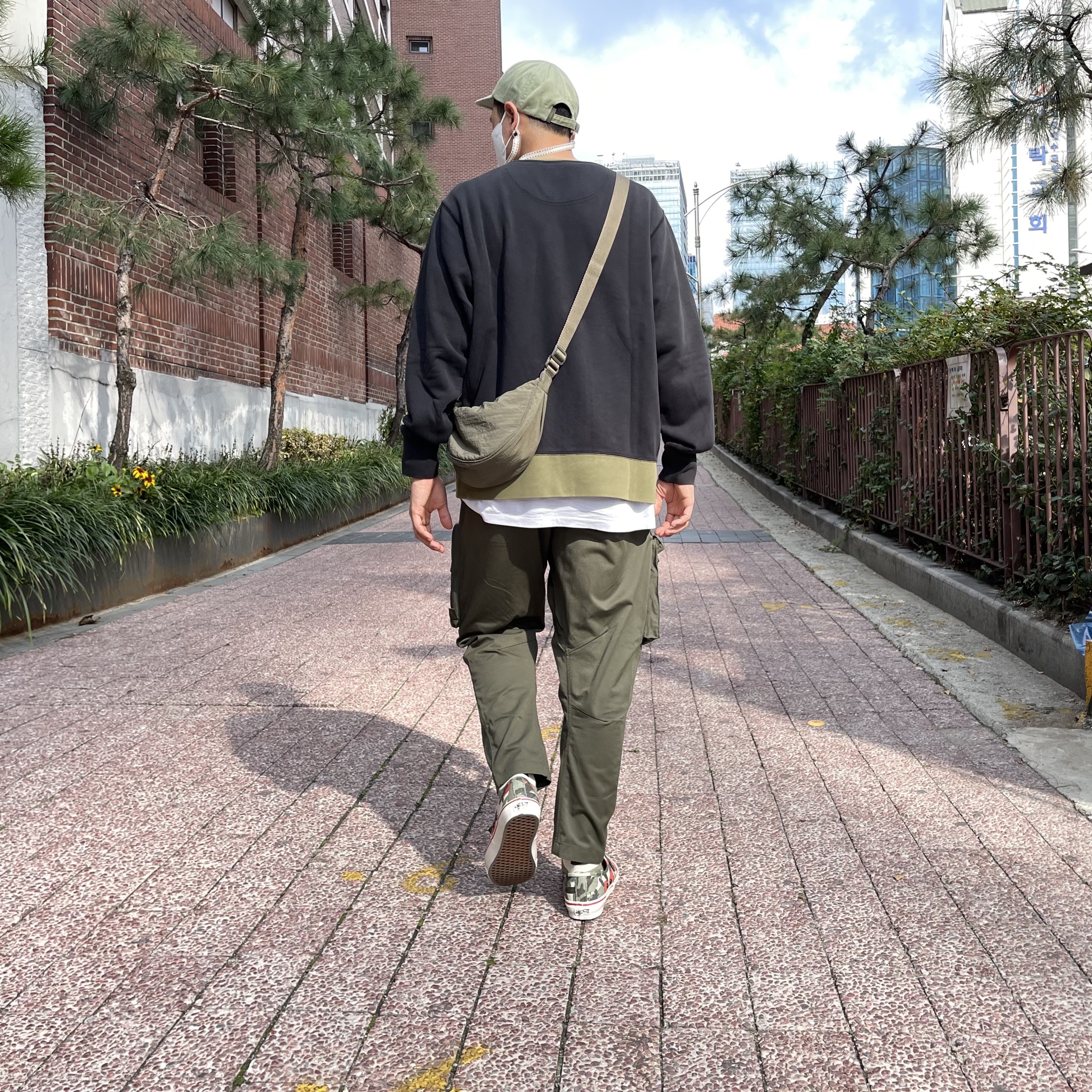Vans Vault x Nigel Cabourn OG Authentic LX Army Green Camo, Nike ACG Cargo Pants Cargo Khaki - Asia 착용 스타일 - 2