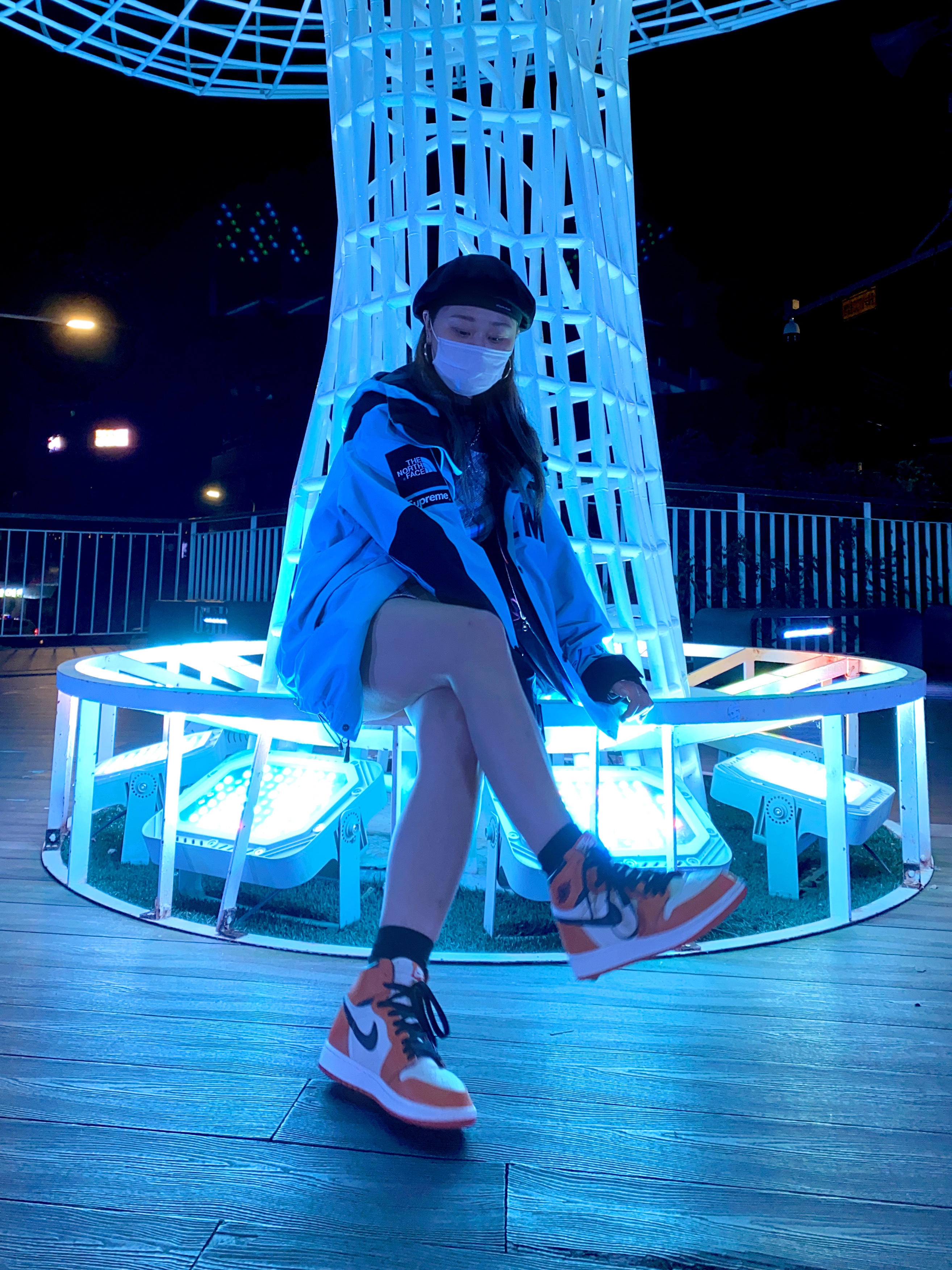 Supreme x The North Face Arc Logo Mountain Parka Teal - 19SS, Jordan 1 Retro High OG Reverse Shattered Backboard 착용 스타일 - 3