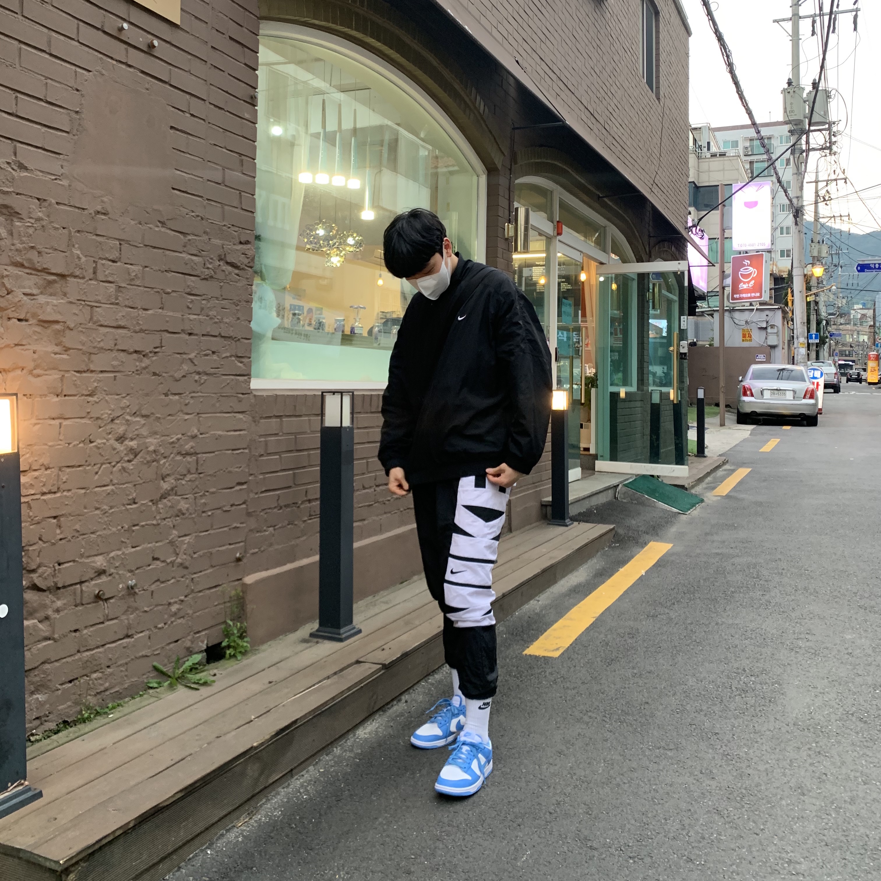 Nike Dunk Low Retro University Blue, Nike M NRG Track Jacket Black 착용 스타일