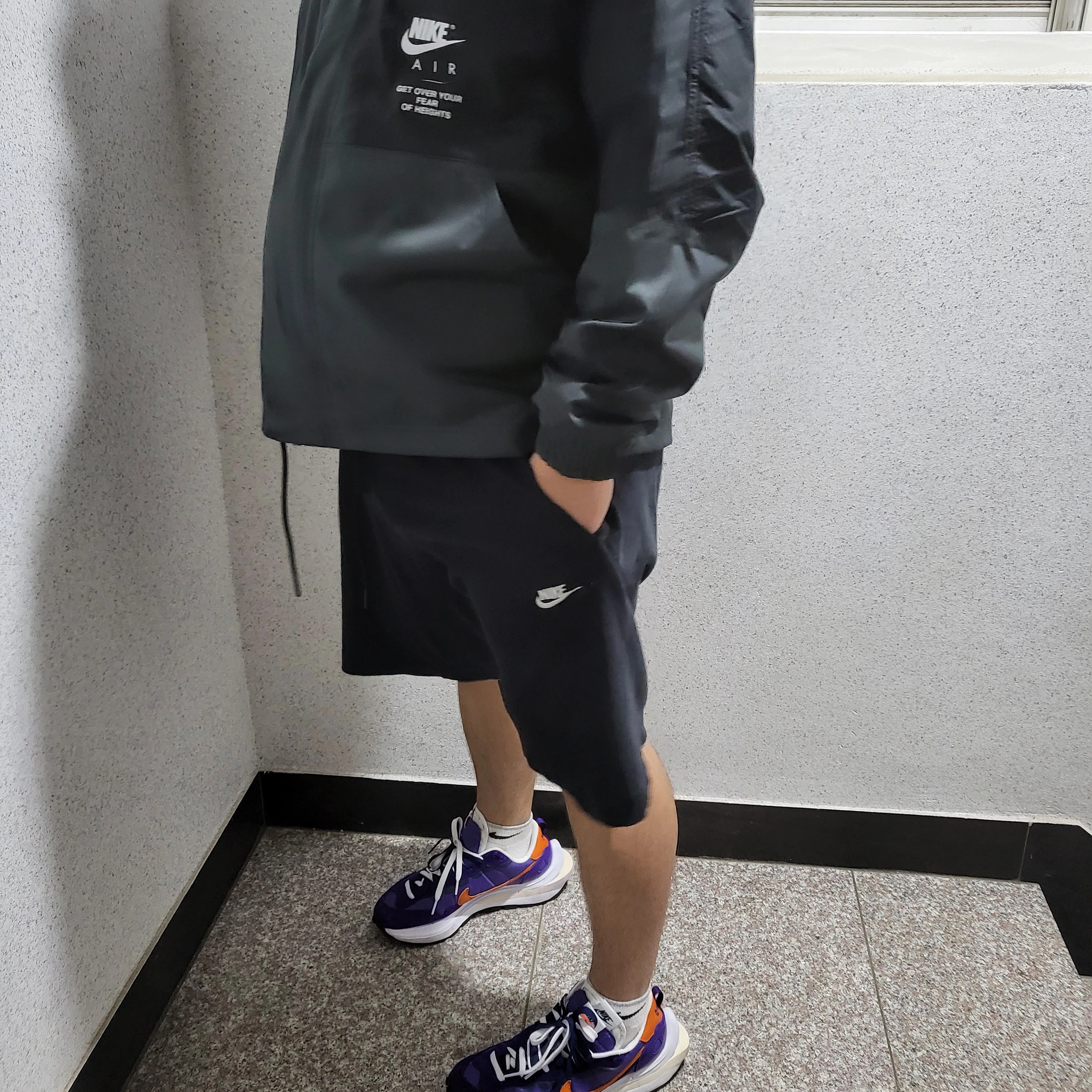 Nike x Sacai VaporWaffle Dark Iris 착용 스타일
