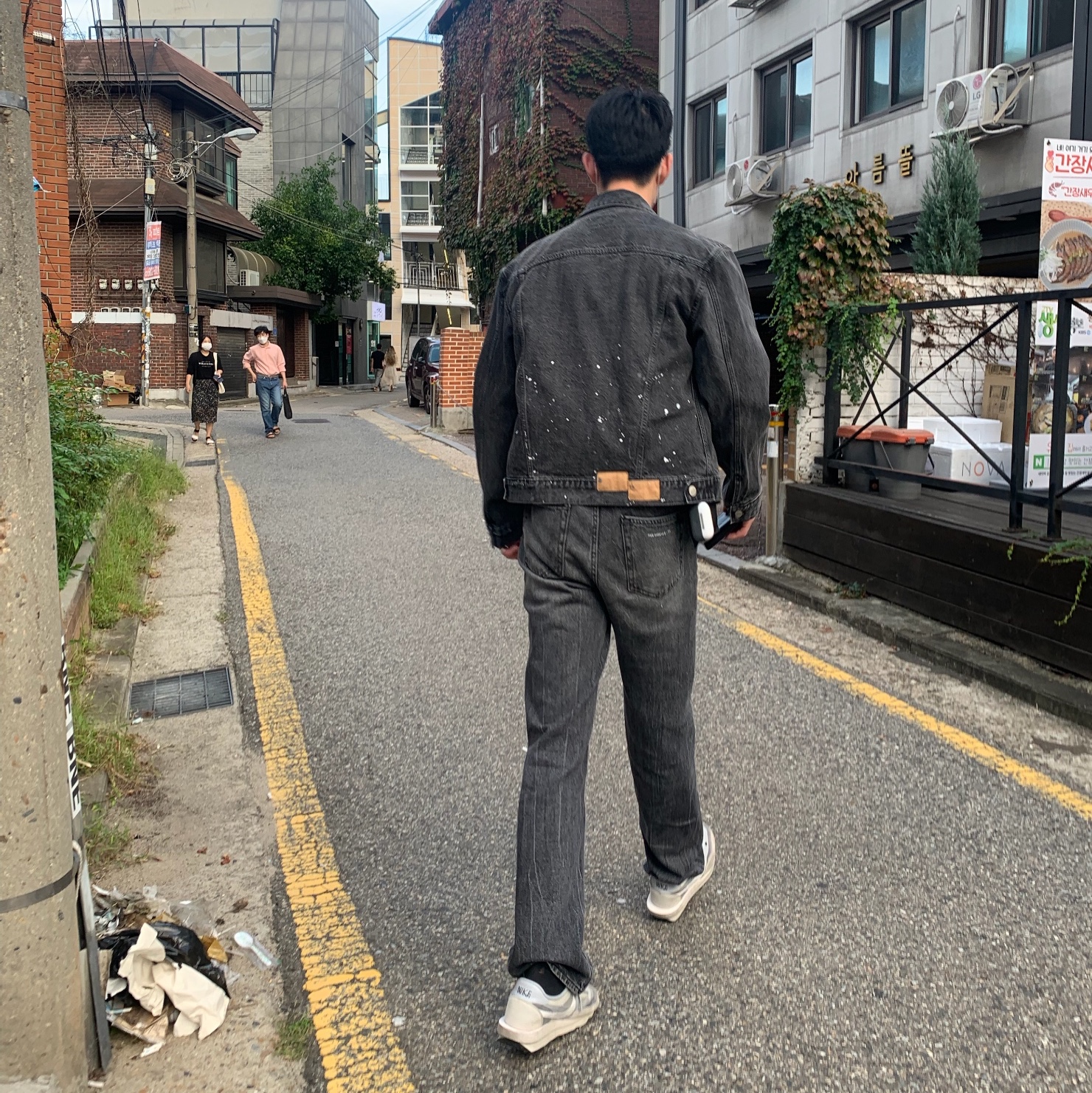 Nike x Sacai LDWaffle Summit White 착용 스타일