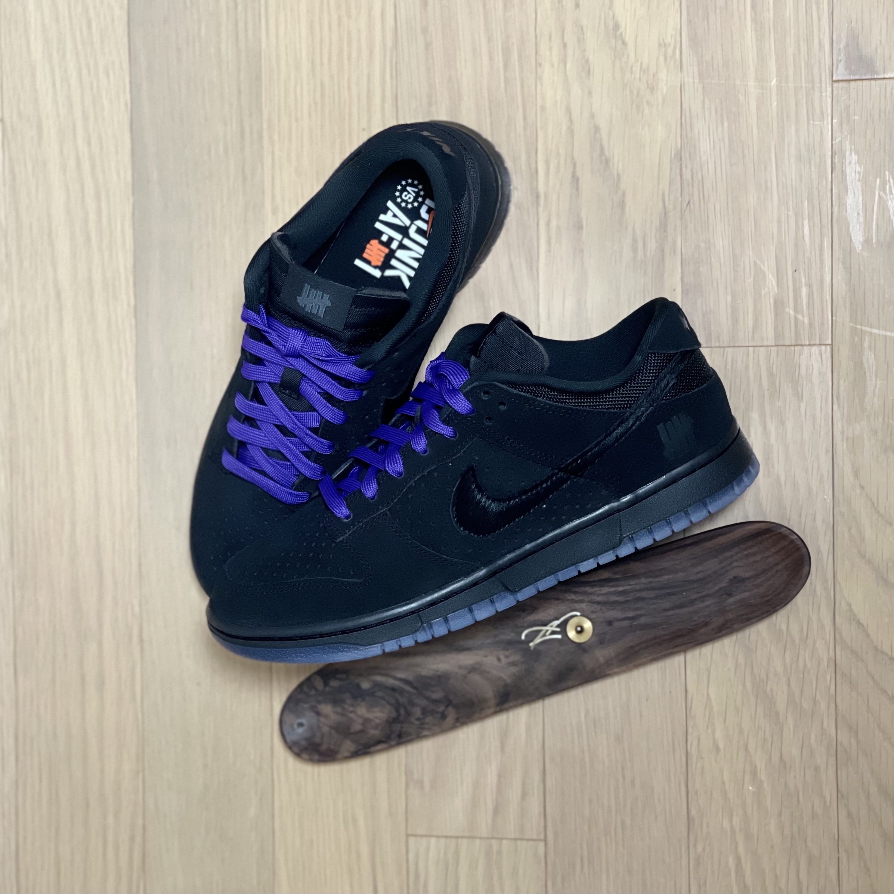 Nike x Undefeated Dunk Low SP 5 On It Black 착용 스타일