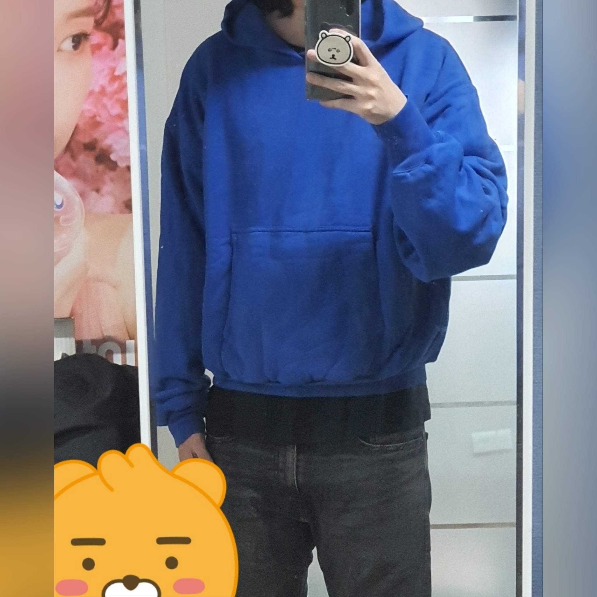 Yeezy Gap Hoodie Blue 착용 스타일