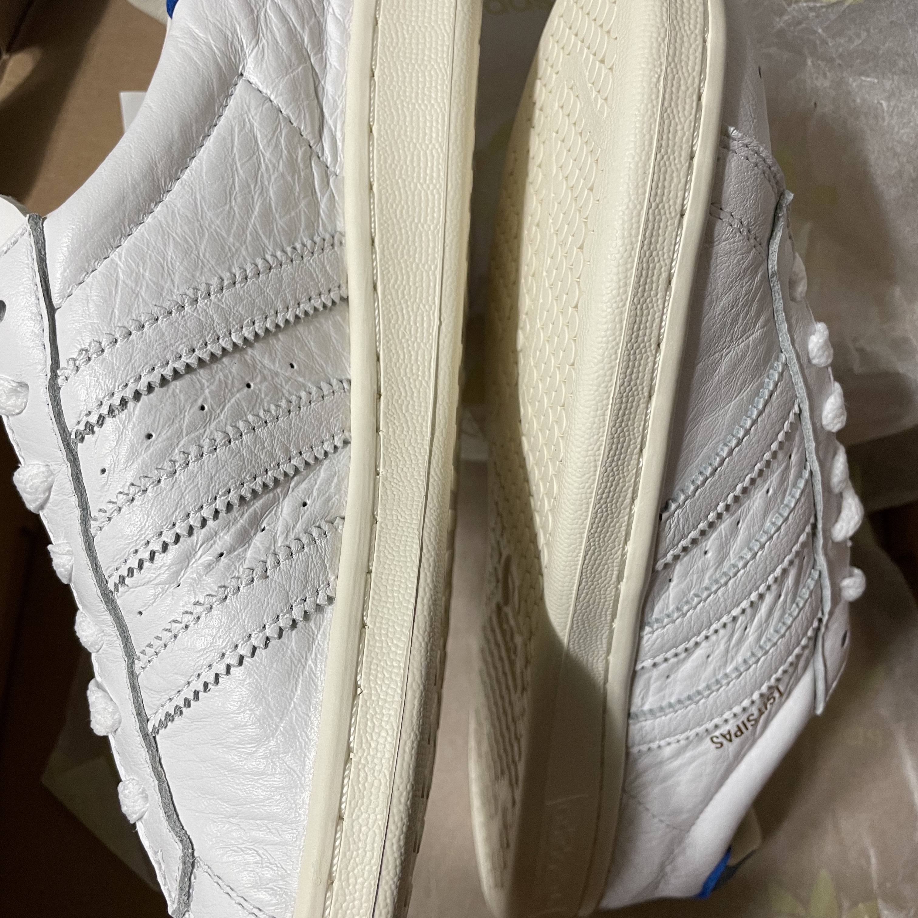 Adidas Earlham Tsitsipas White Blue 착용 스타일 - 4