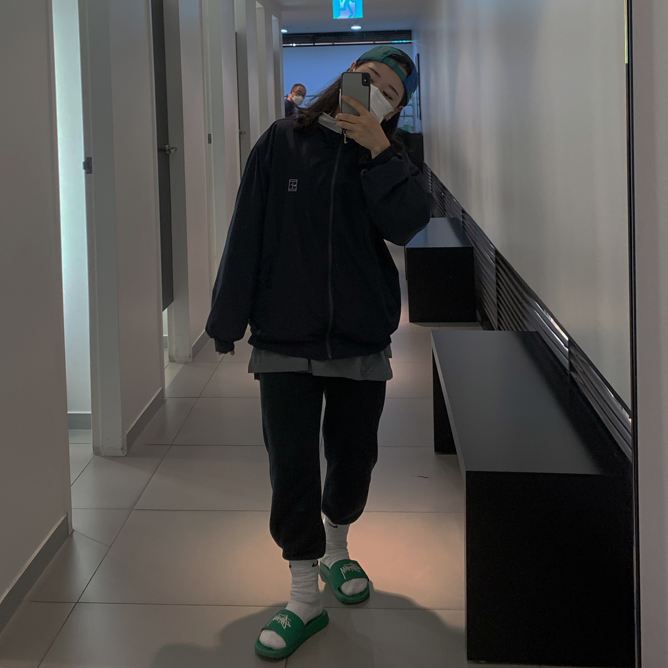 Nike x Stussy Benassi Slide Pine Green 착용 스타일