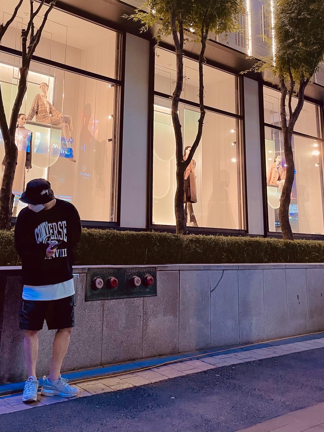 Nike x Supreme Air Max 98 Snakeskin, Nike x Stussy Bucket Hat Black 착용 스타일 - 2