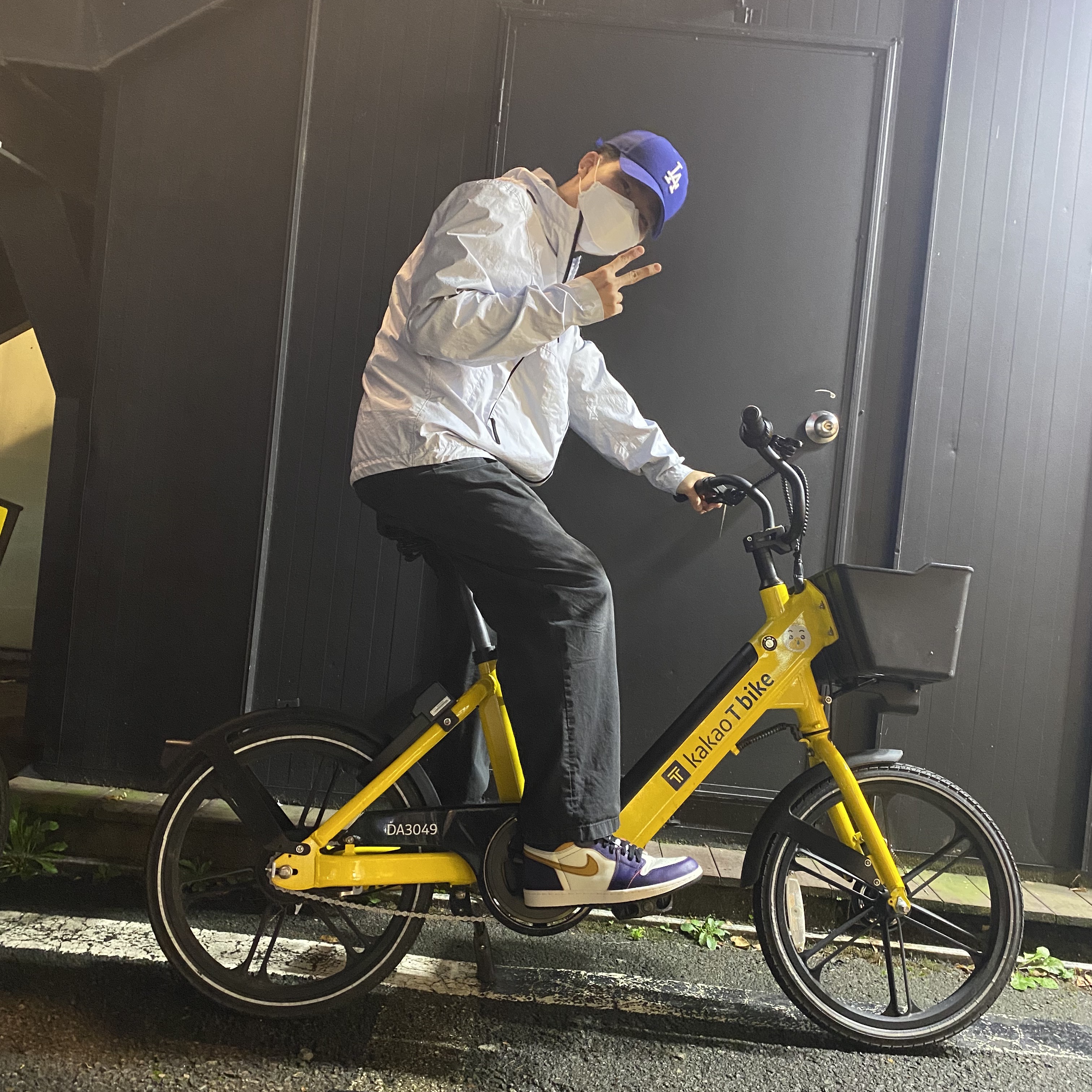 Jordan 1 Retro High OG Defiant SB LA to Chicago, Stone Island 42423 Membrana 3L TC Jacket Sky Blue - 20SS 착용 스타일