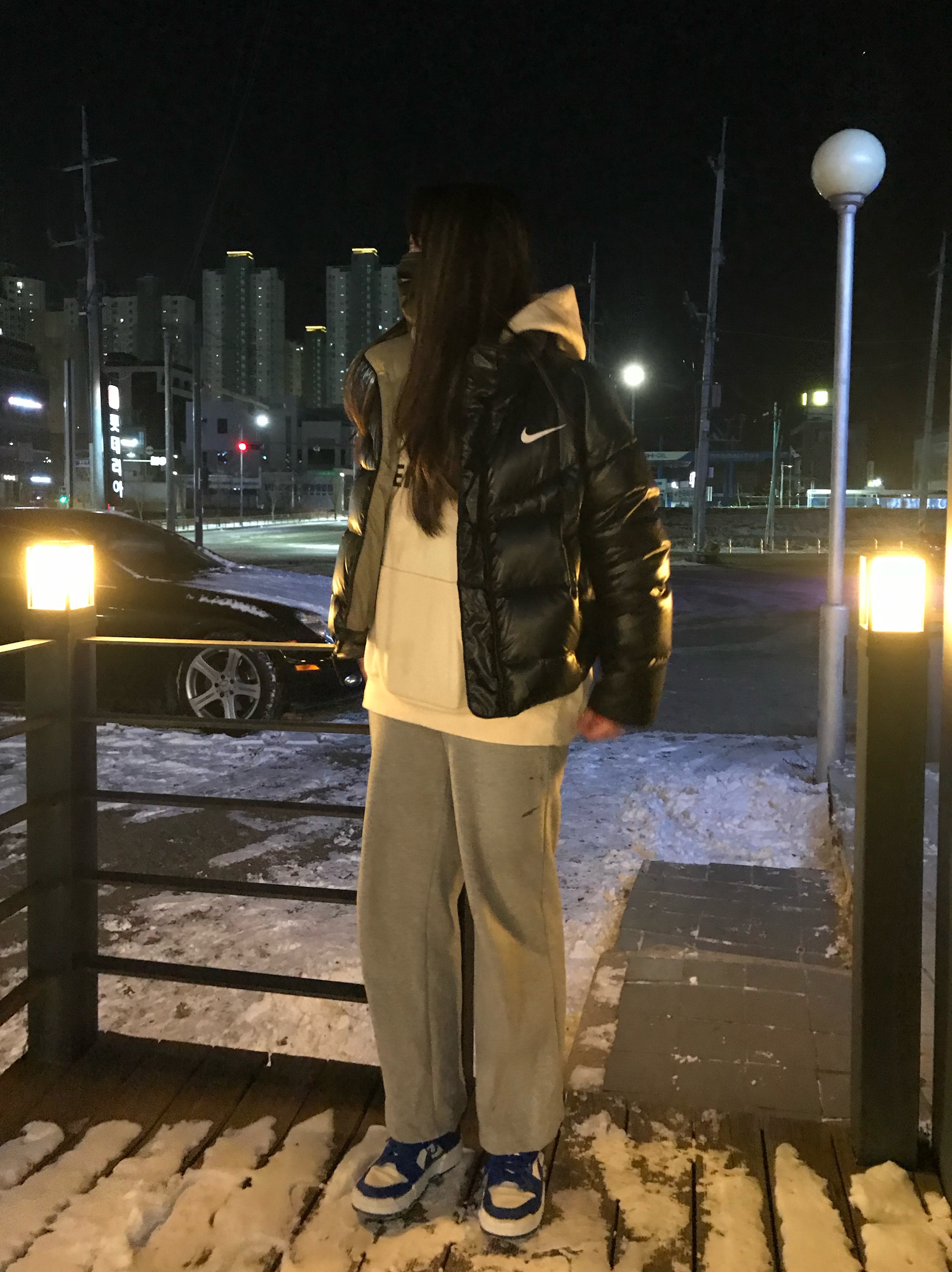 (W) Nike Dunk Low Disrupt Game Royal, Essentials 3D Silicon Applique Pullover Hoodie Buttercream 2020 착용 스타일