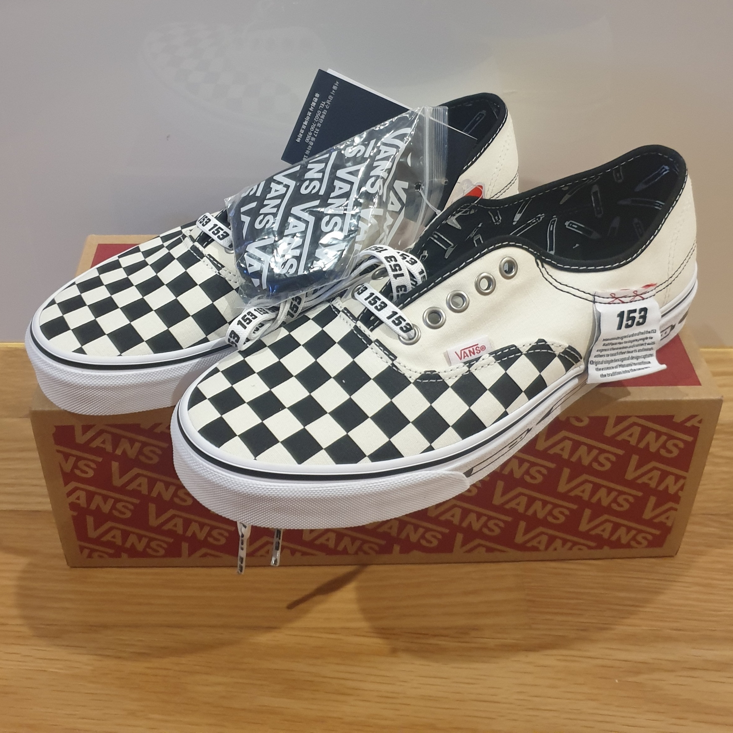 Vans x Monami Authentic HC Black 착용 스타일 - 1