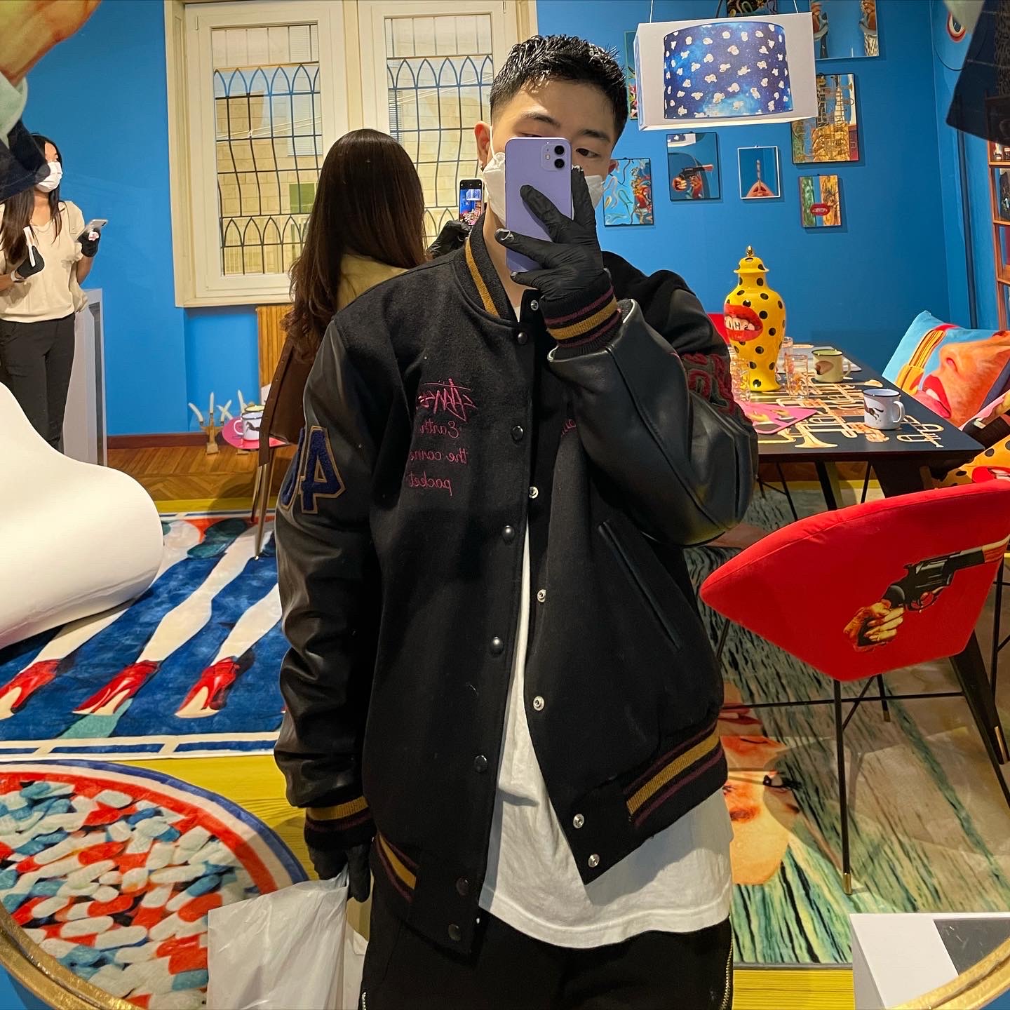 Stussy 40th Anniversary IST Jacket (Seoul), Jordan 1 x Travis Scott x Fragment Retro Low OG SP Military Blue 착용 스타일 - 2