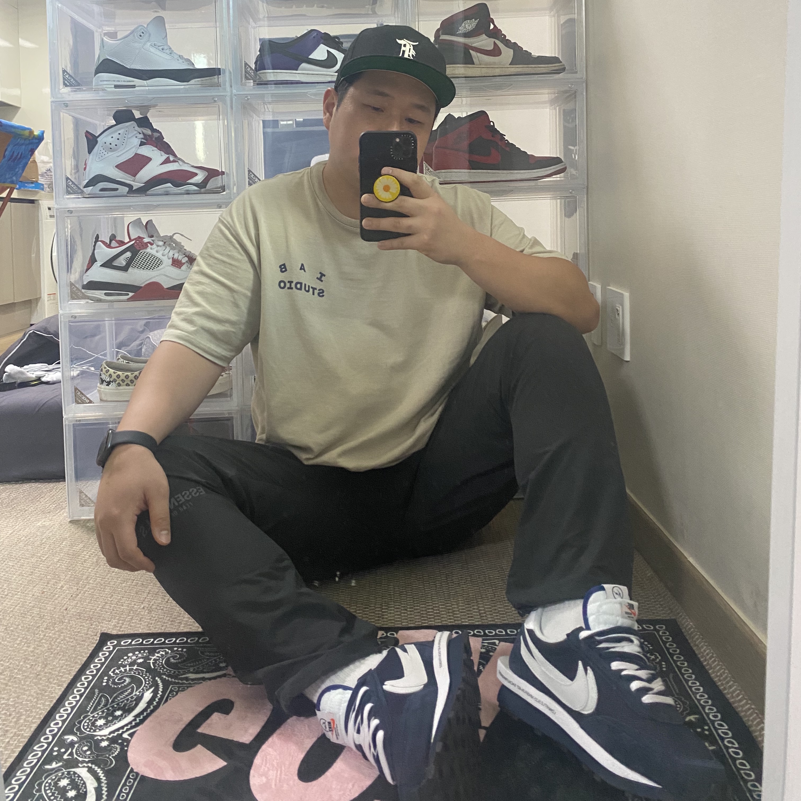 IAB Studio Pigment T-Shirt Oatmeal, Nike x Sacai x Fragment LDWaffle Blackened Blue 착용 스타일