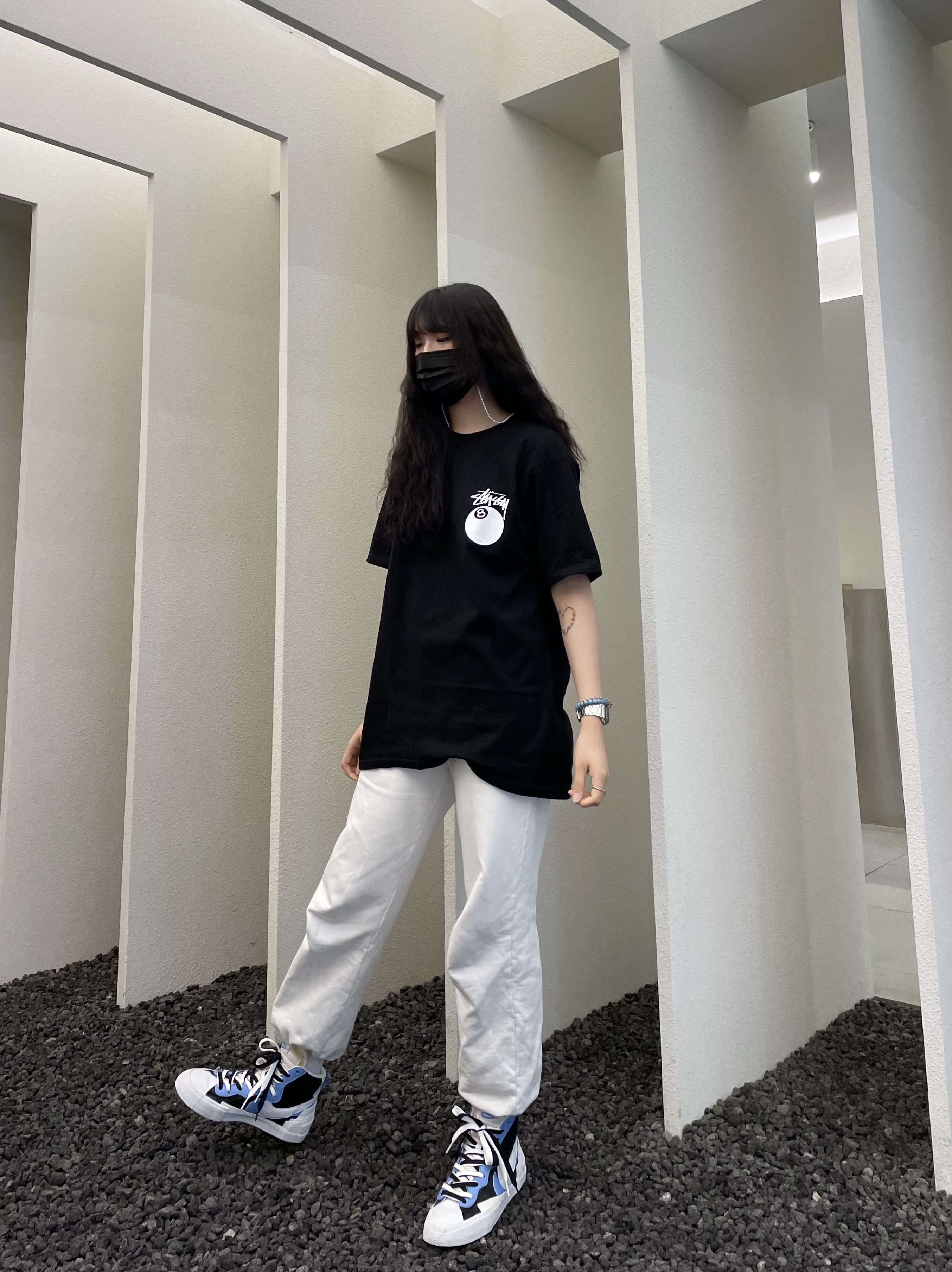 Nike x Sacai Blazer Mid White Black Legend Blue, Stussy 8 Ball T-Shirt Black - 21SS 착용 스타일 - 1
