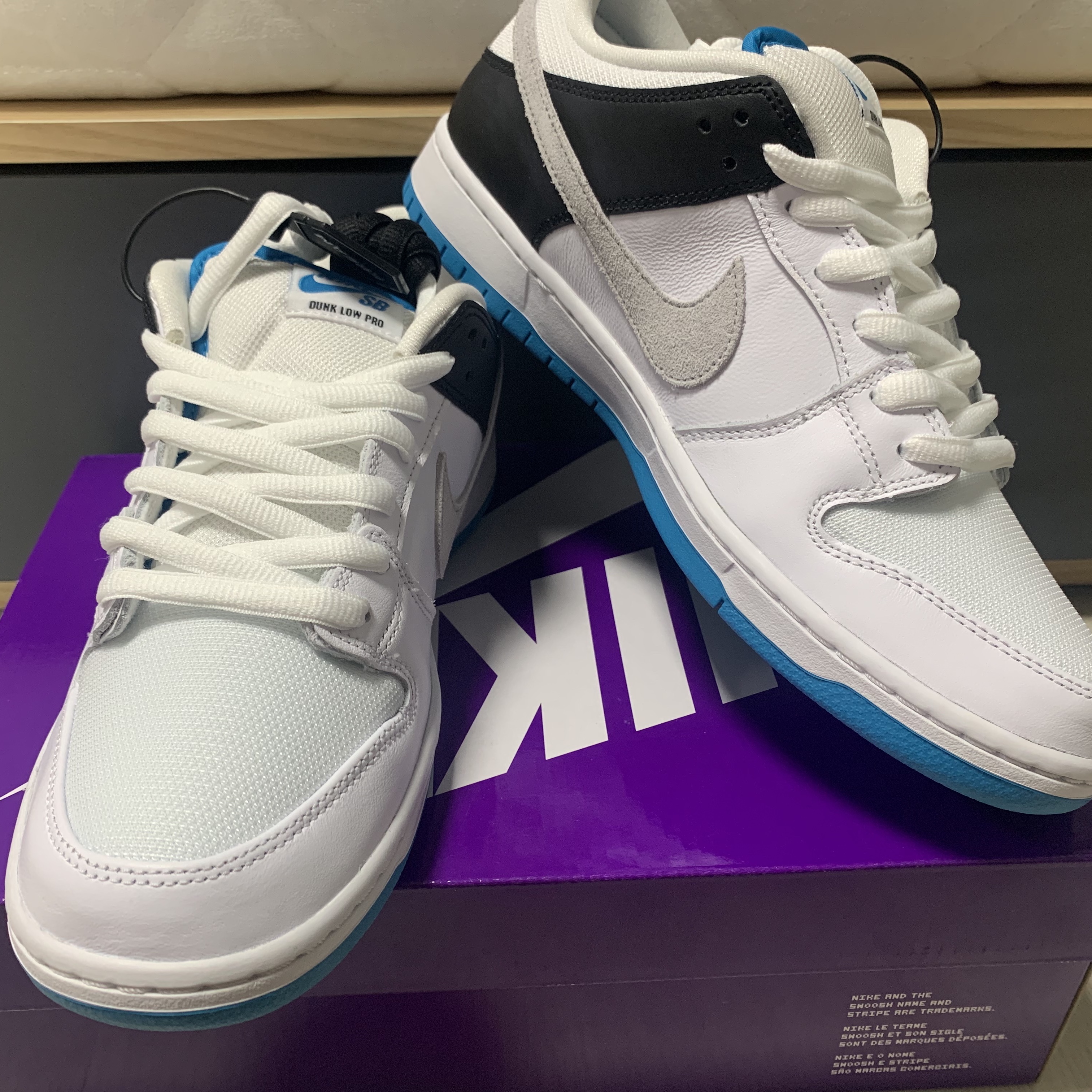 Nike SB Dunk Low Pro Laser Blue 착용 스타일