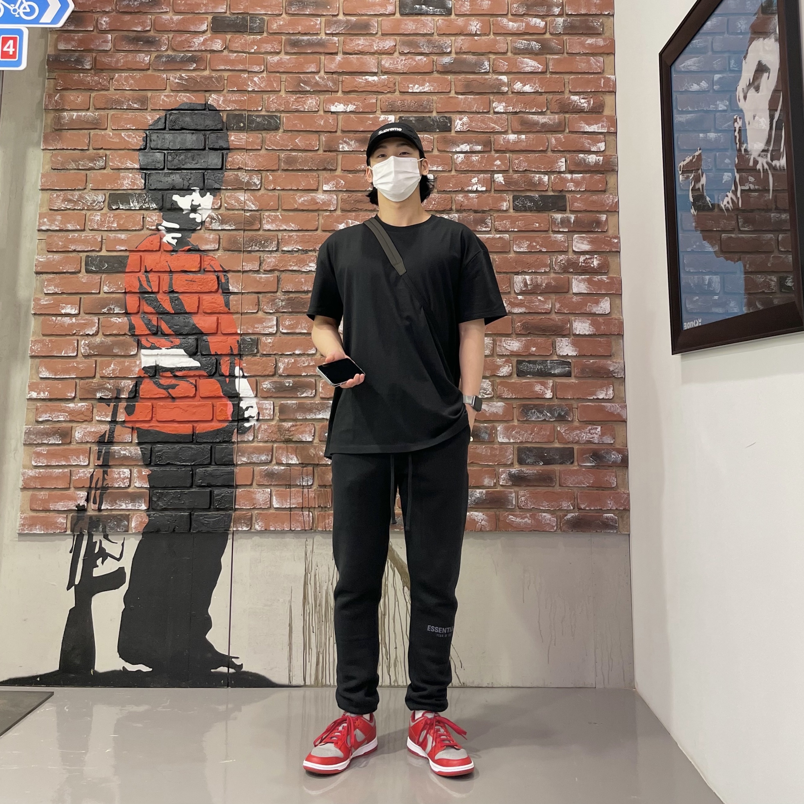 Essentials Sweatpants Black - 21SS, Essentials T-Shirt Black - 21SS 착용 스타일
