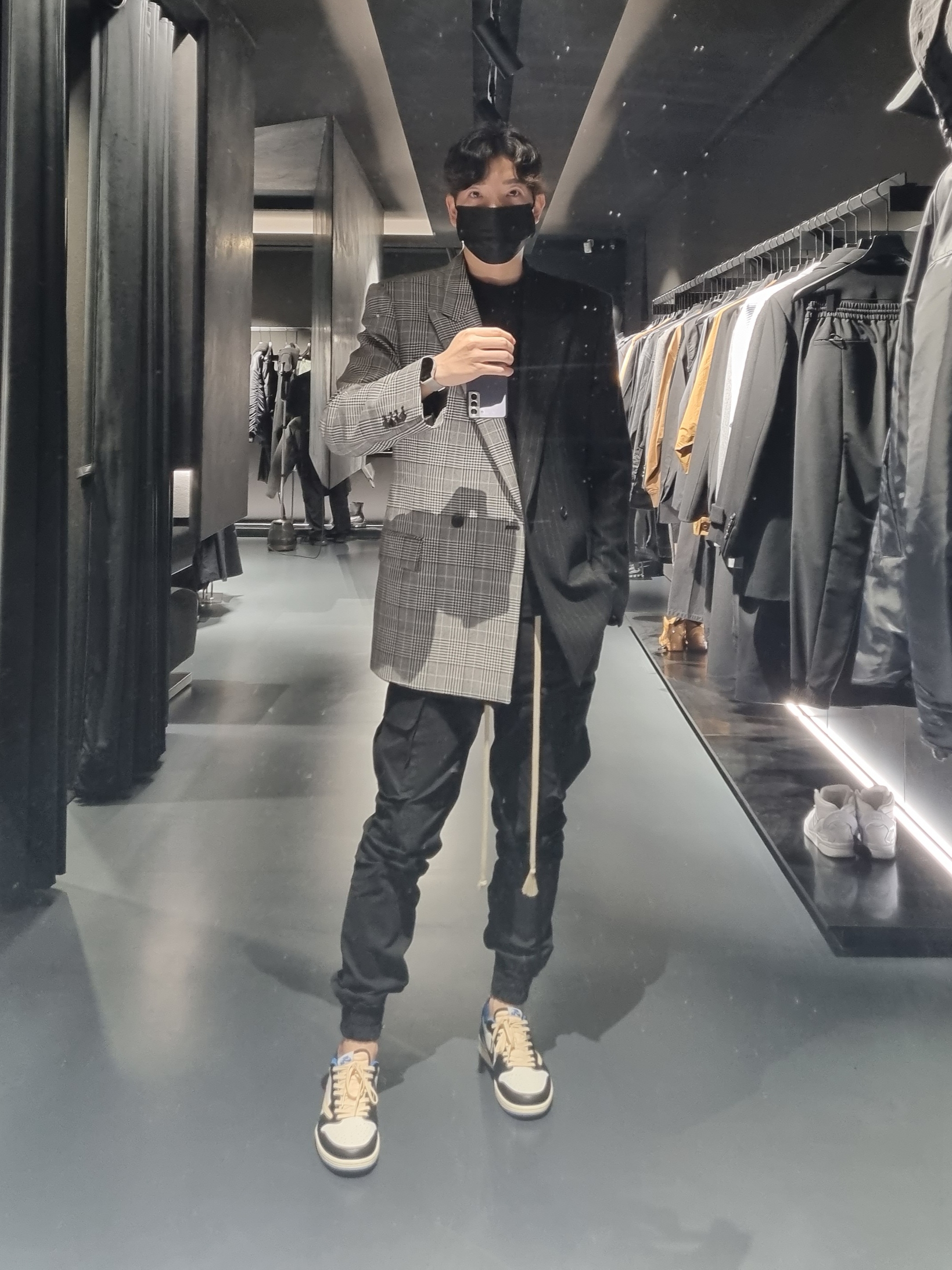 Jordan 1 x Travis Scott x Fragment Retro Low OG SP Military Blue 착용 스타일