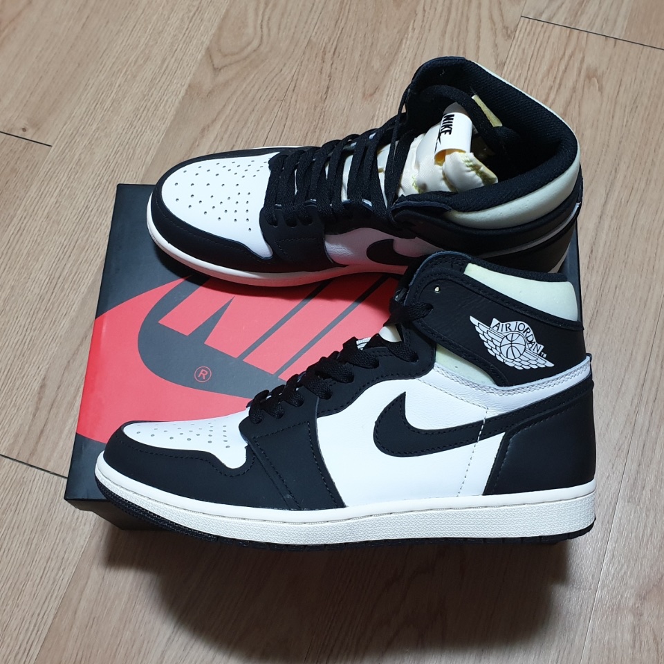 Jordan 1 Retro High OG Light Fusion Red, Jordan 1 Retro High OG Volt Gold 착용 스타일 - 2