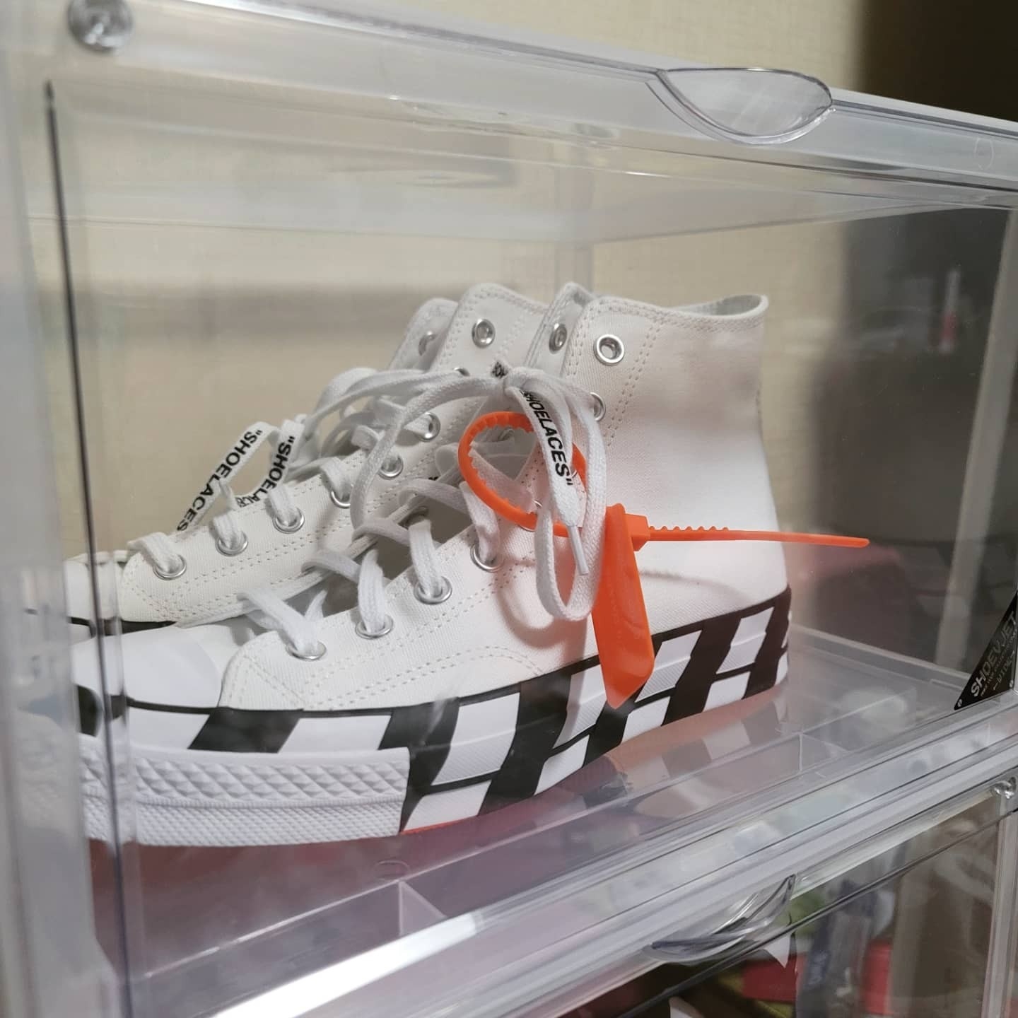 Converse x Off-White Chuck 70 High V2 2021 착용 스타일 - 3