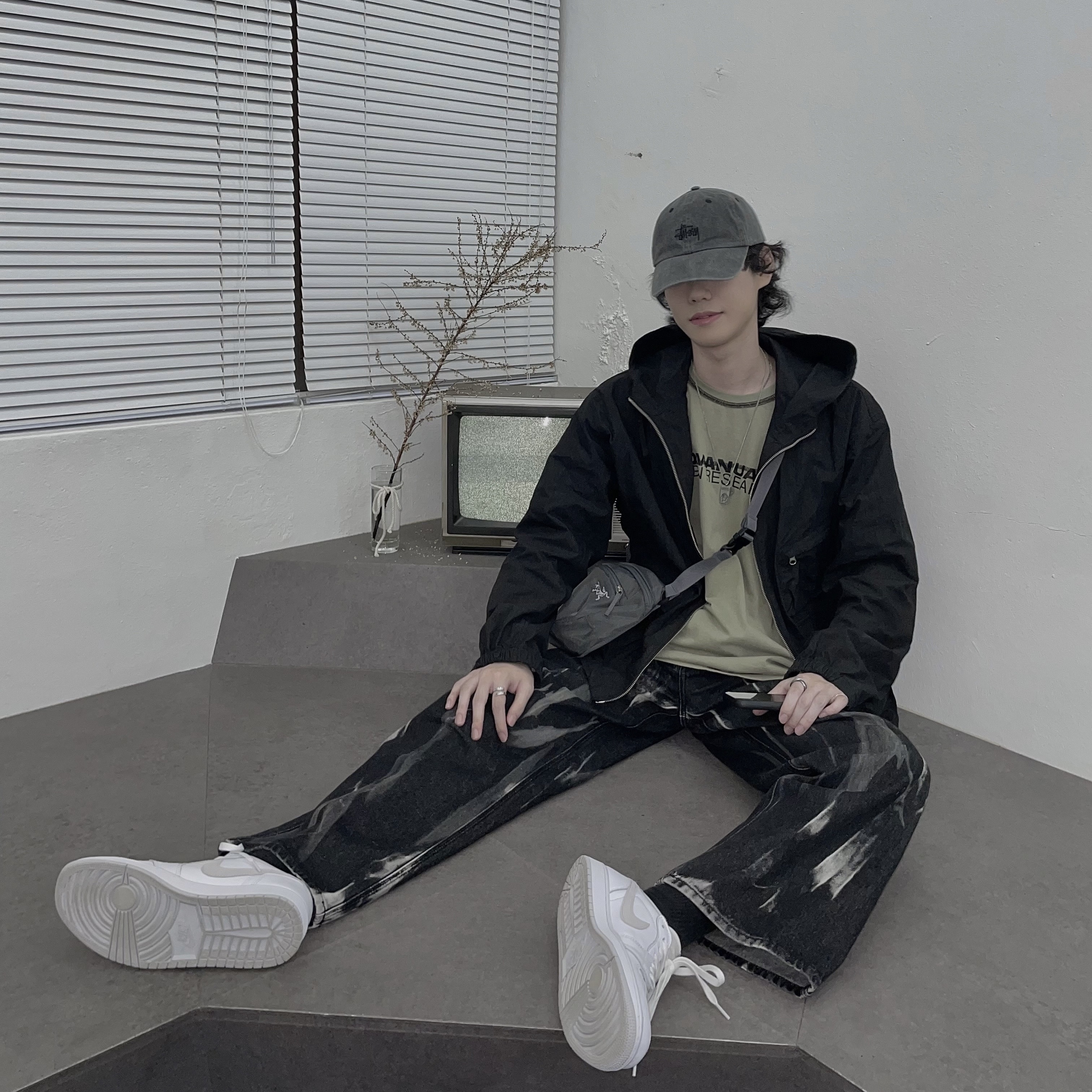 Jordan 1 Low OG Neutral Grey 착용 스타일 - 2