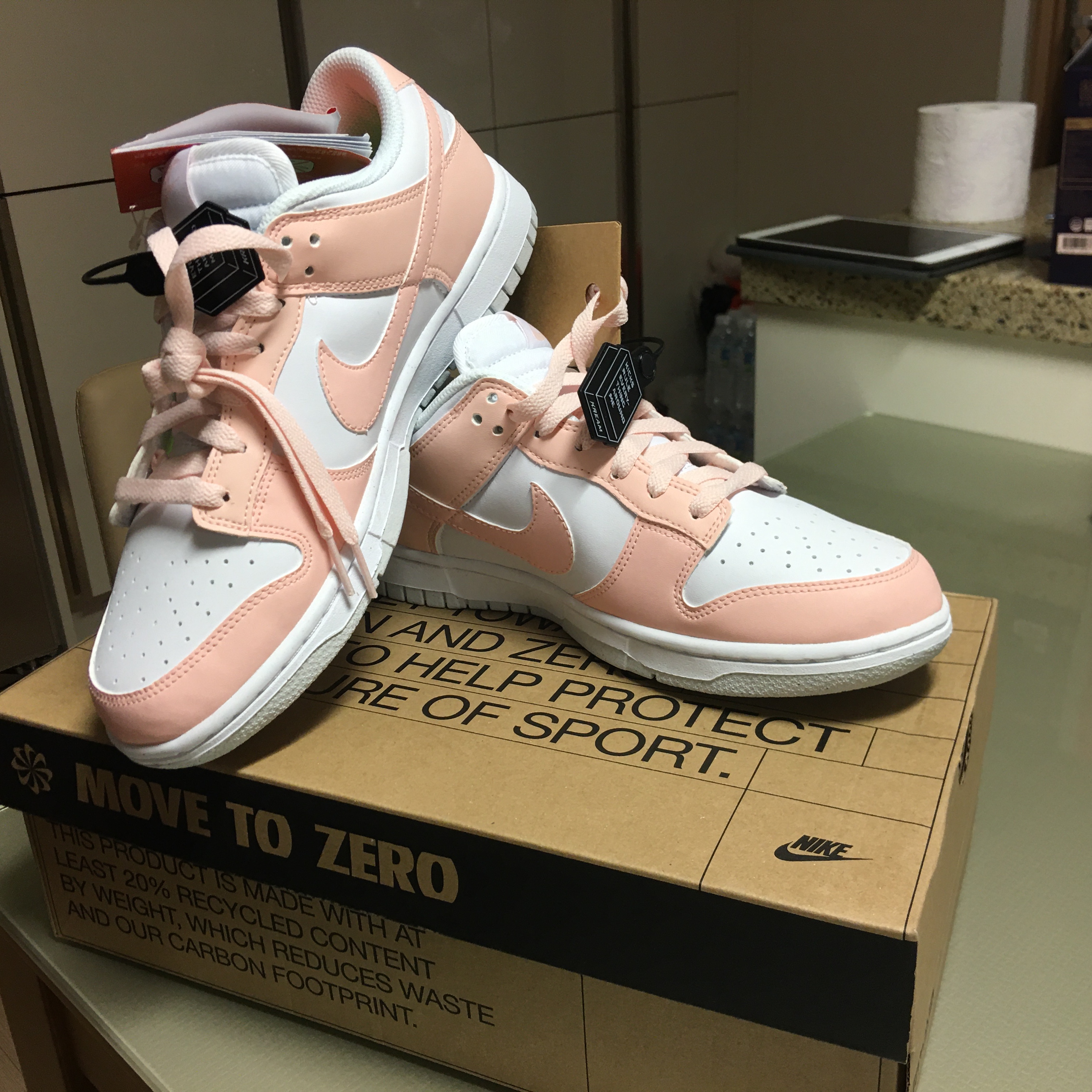 (W) Nike Dunk Low Next Nature Pale Coral 착용 스타일 - 2