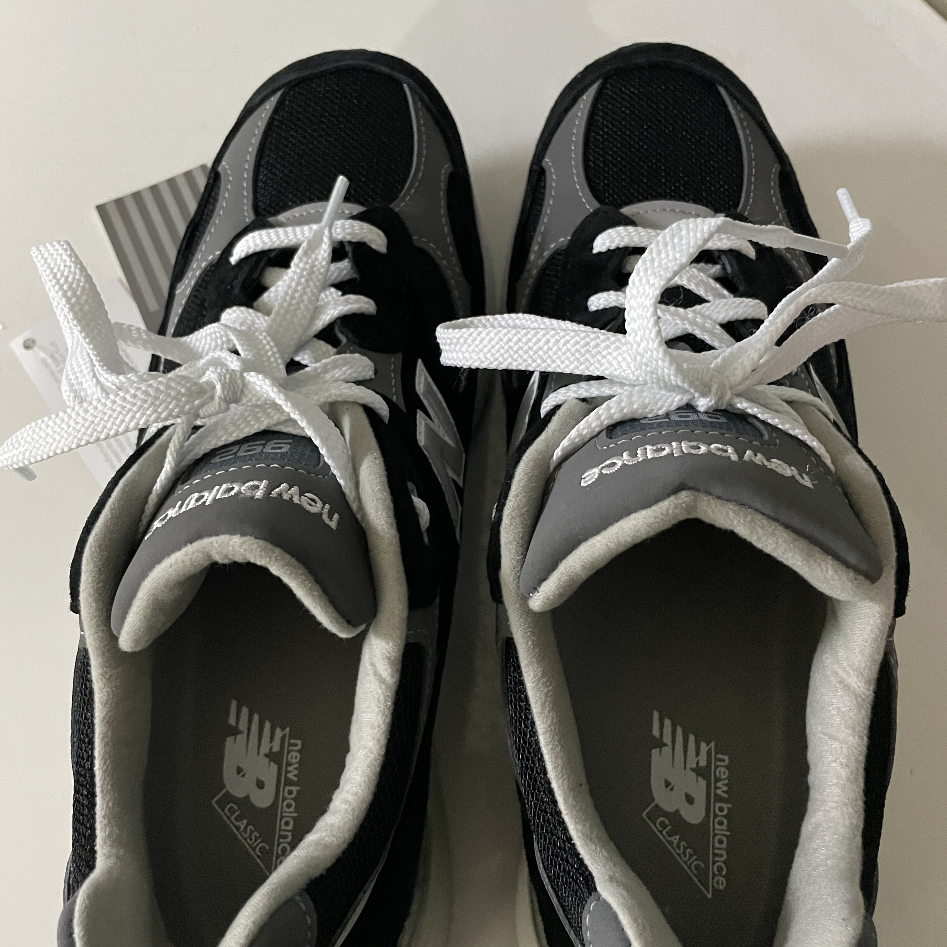 New Balance 992 Made in USA Black Grey 착용 스타일