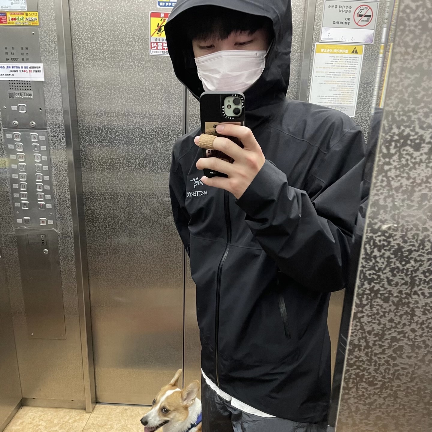 Arc'teryx Zeta SL Jacket Black 착용 스타일