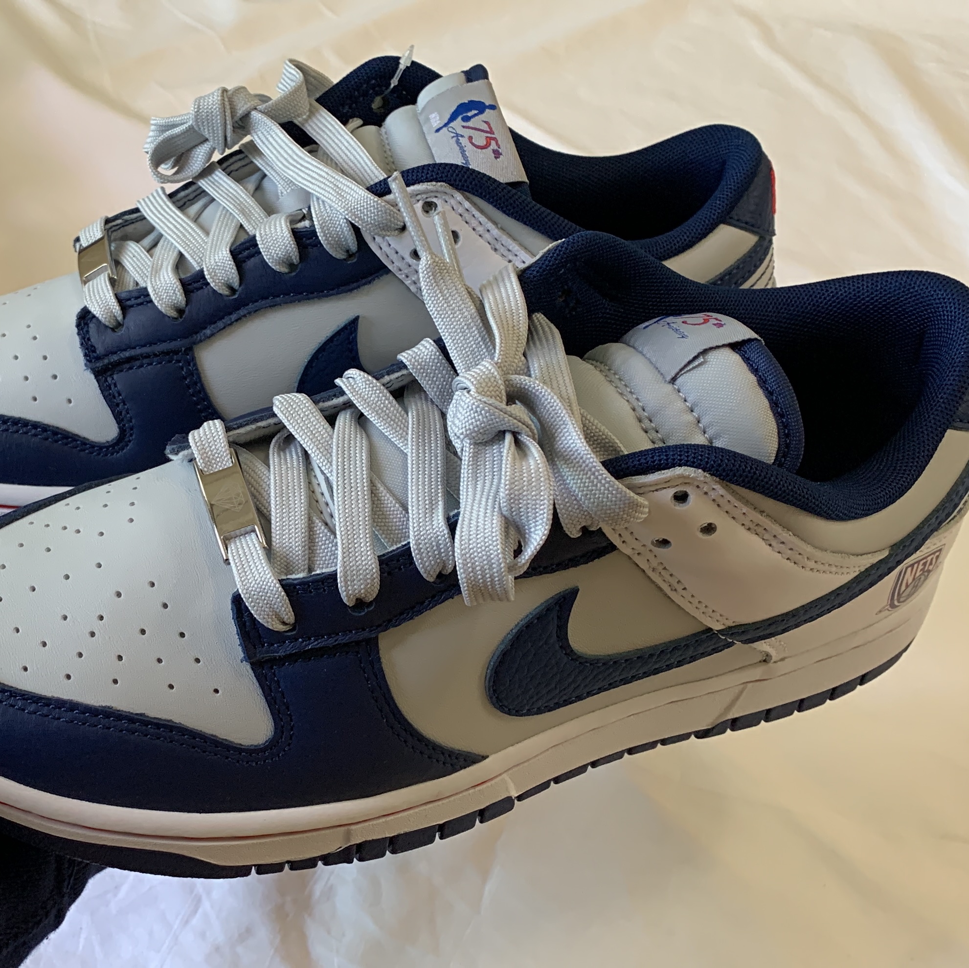 Nike x NBA Dunk Low Retro EMB Nets 착용 스타일 - 1