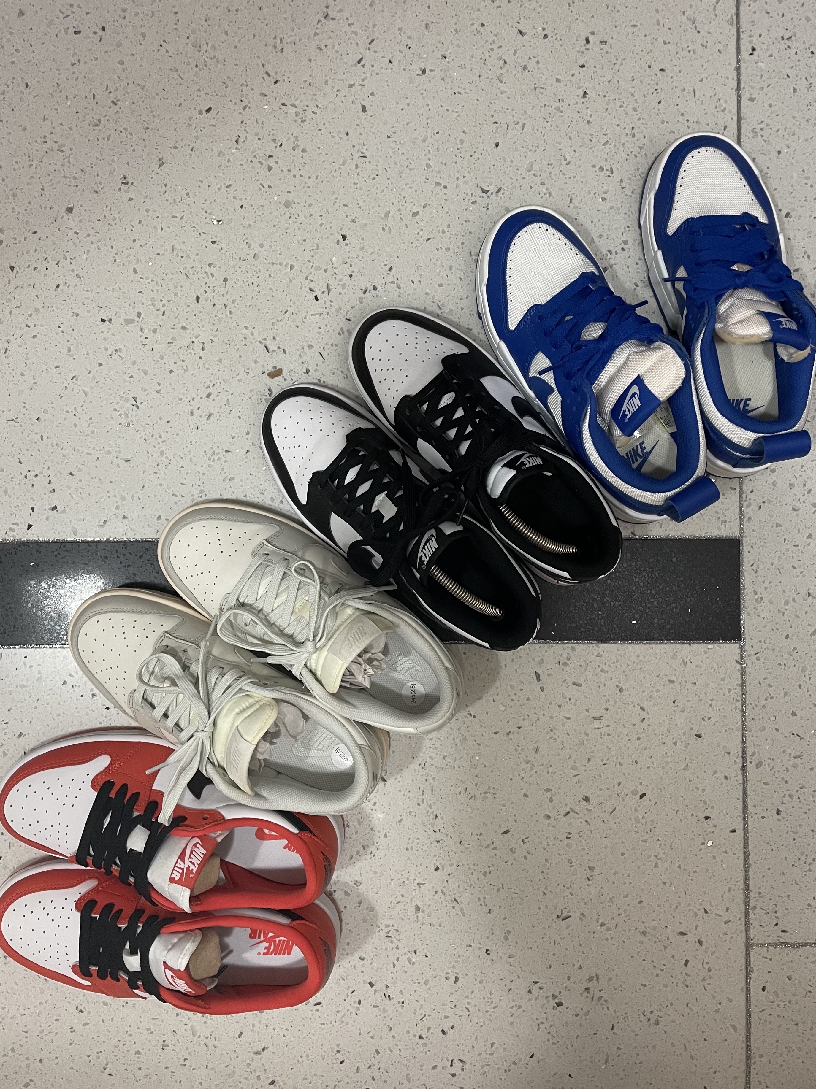 (W) Jordan 1 Low OG Starfish, (W) Nike Dunk Low Light Bone 착용 스타일