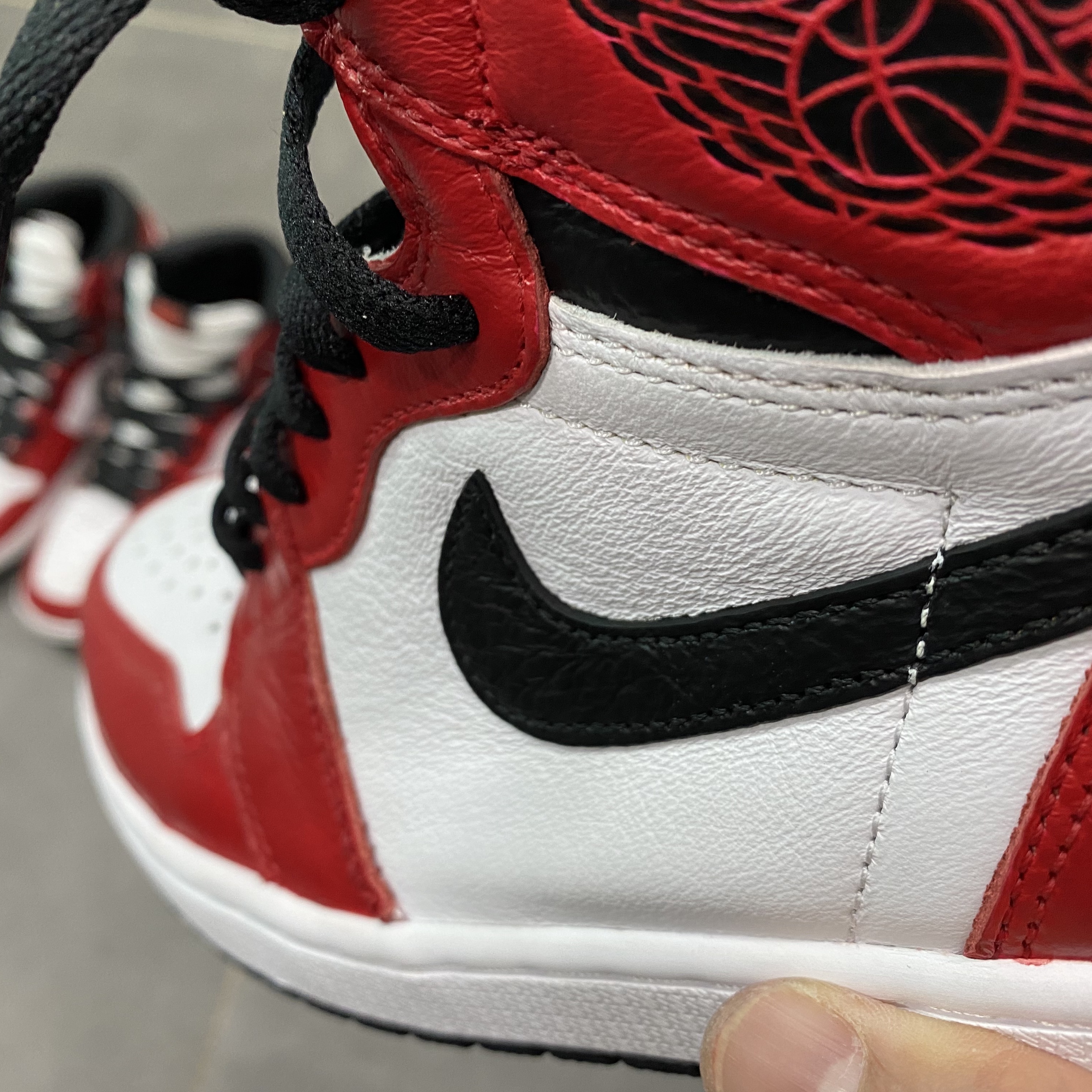 Jordan 1 Retro High OG Light Fusion Red 착용 스타일 - 1